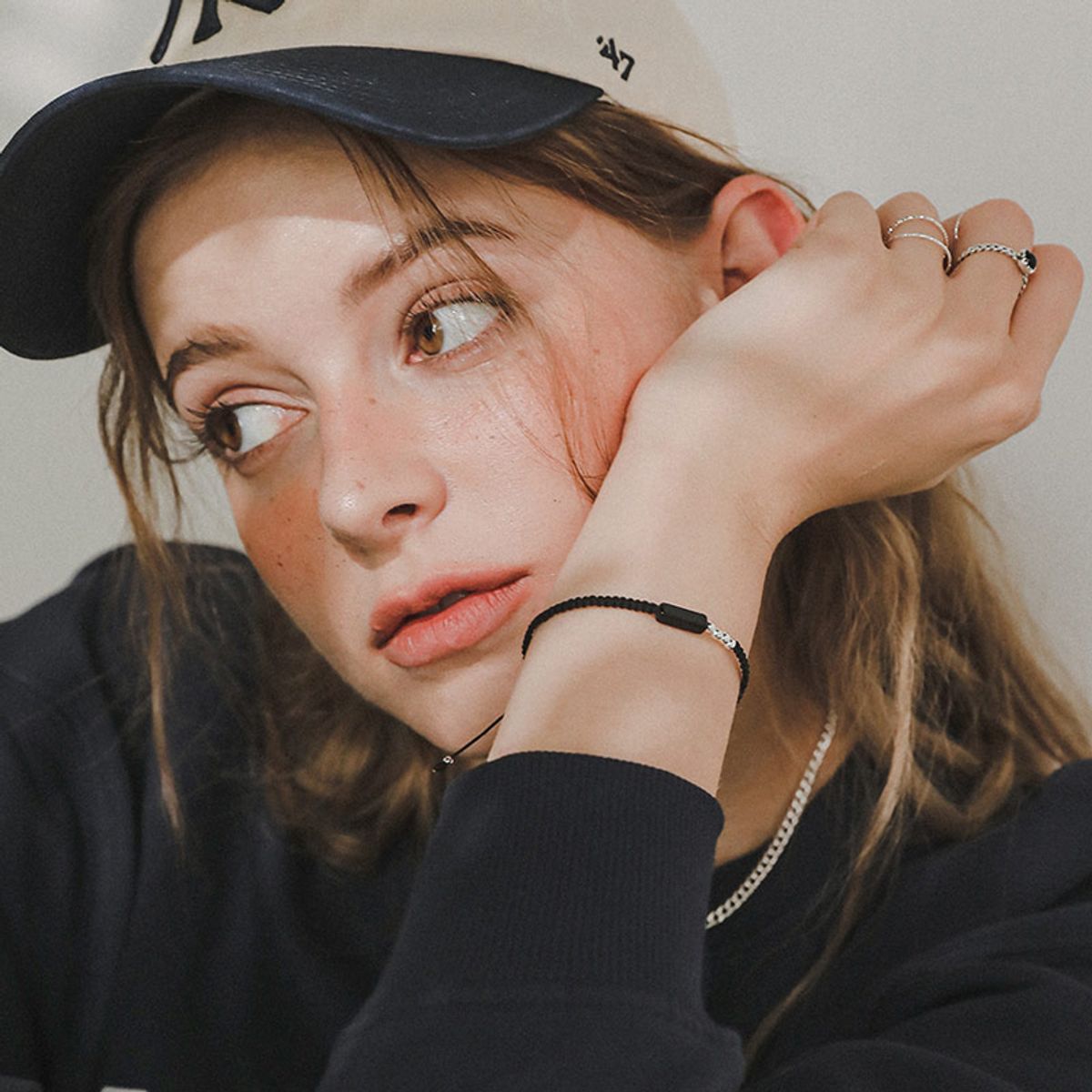 제이로렌(JLAUREN) 실버볼 오닉스 매듭팔찌 B0652
