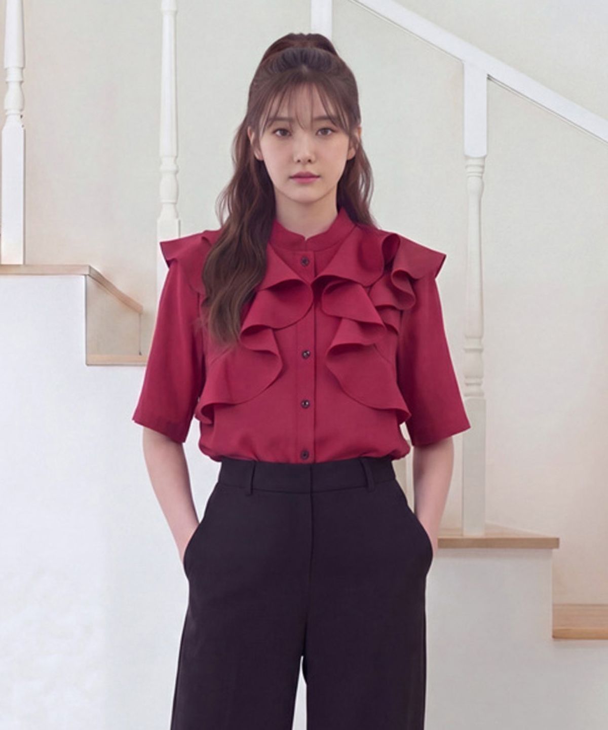 엘바이엘(LBYL) 레드 레이온 프릴 반팔 블라우스