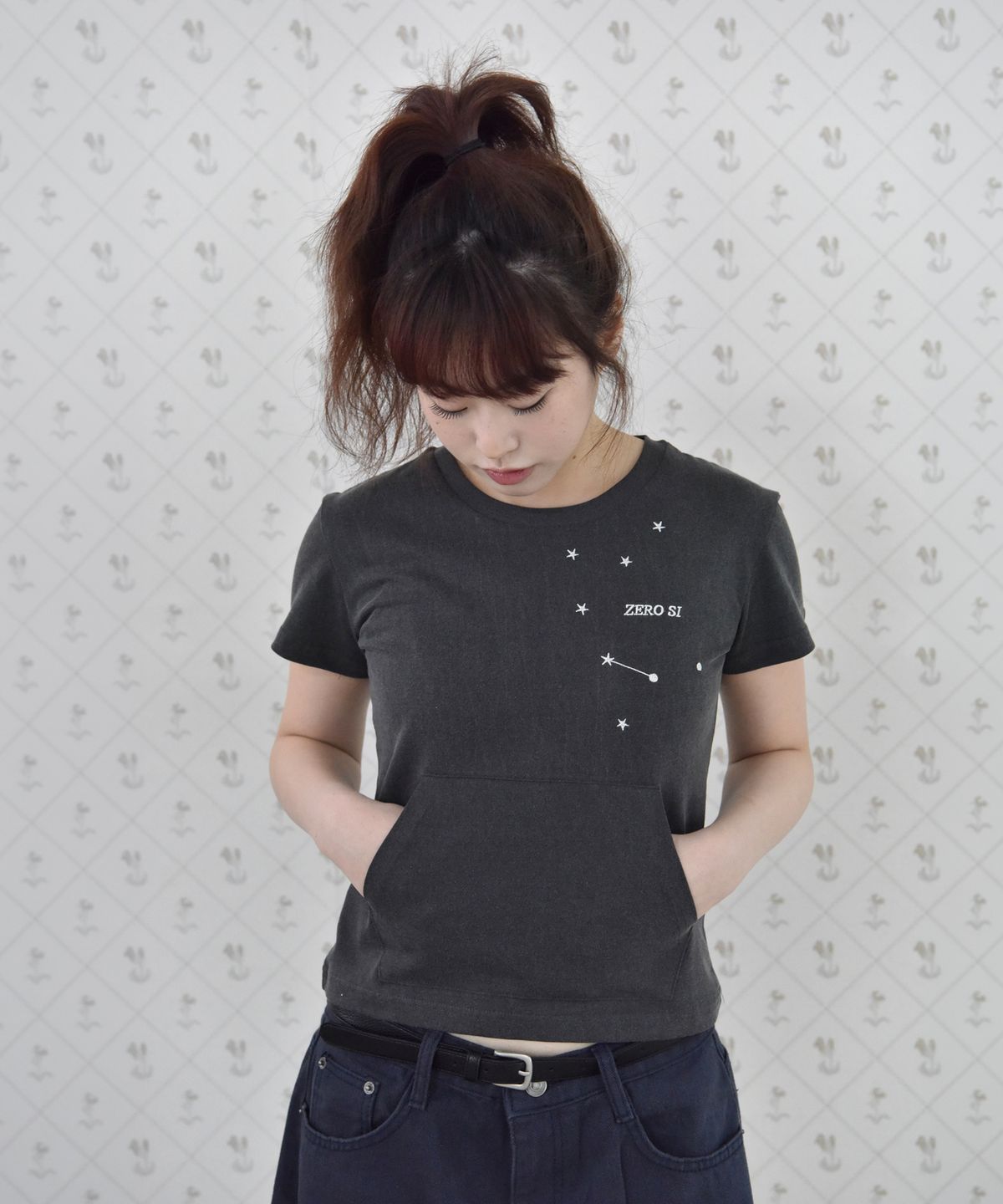 제로시(ZEROSI) (W) ZRS Star Pocket Short Sleeve (CHARCOAL)