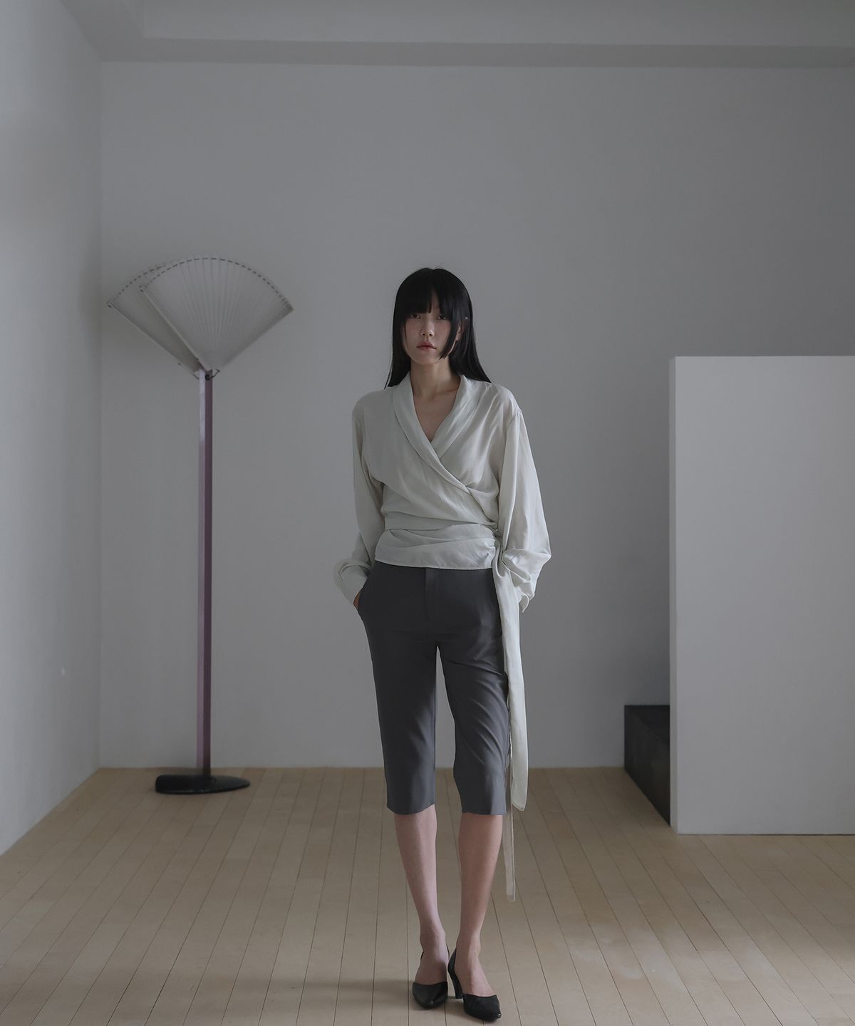 린테(LYNTE) 브리즈 카프리 팬츠 스틸그레이