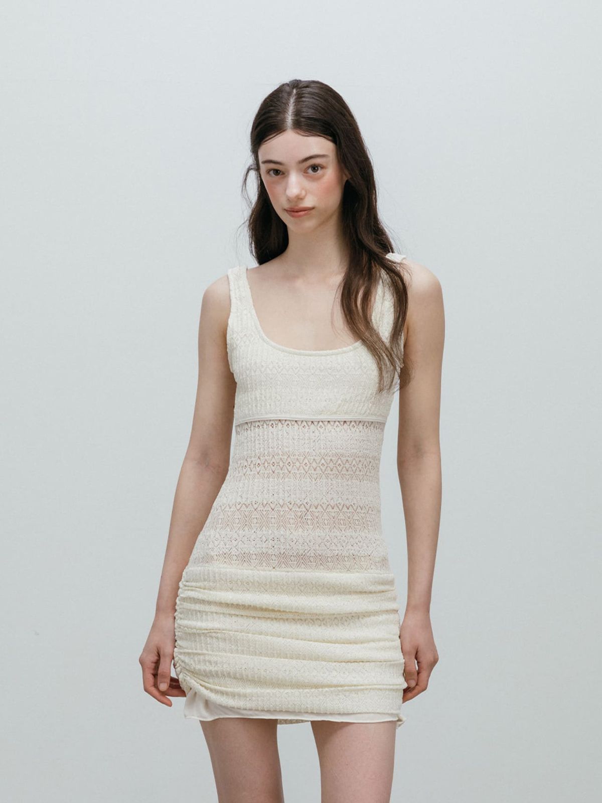 모이페어(MOIFAIRE) CROCHET SHIRRING MINI DRESS / IVORY