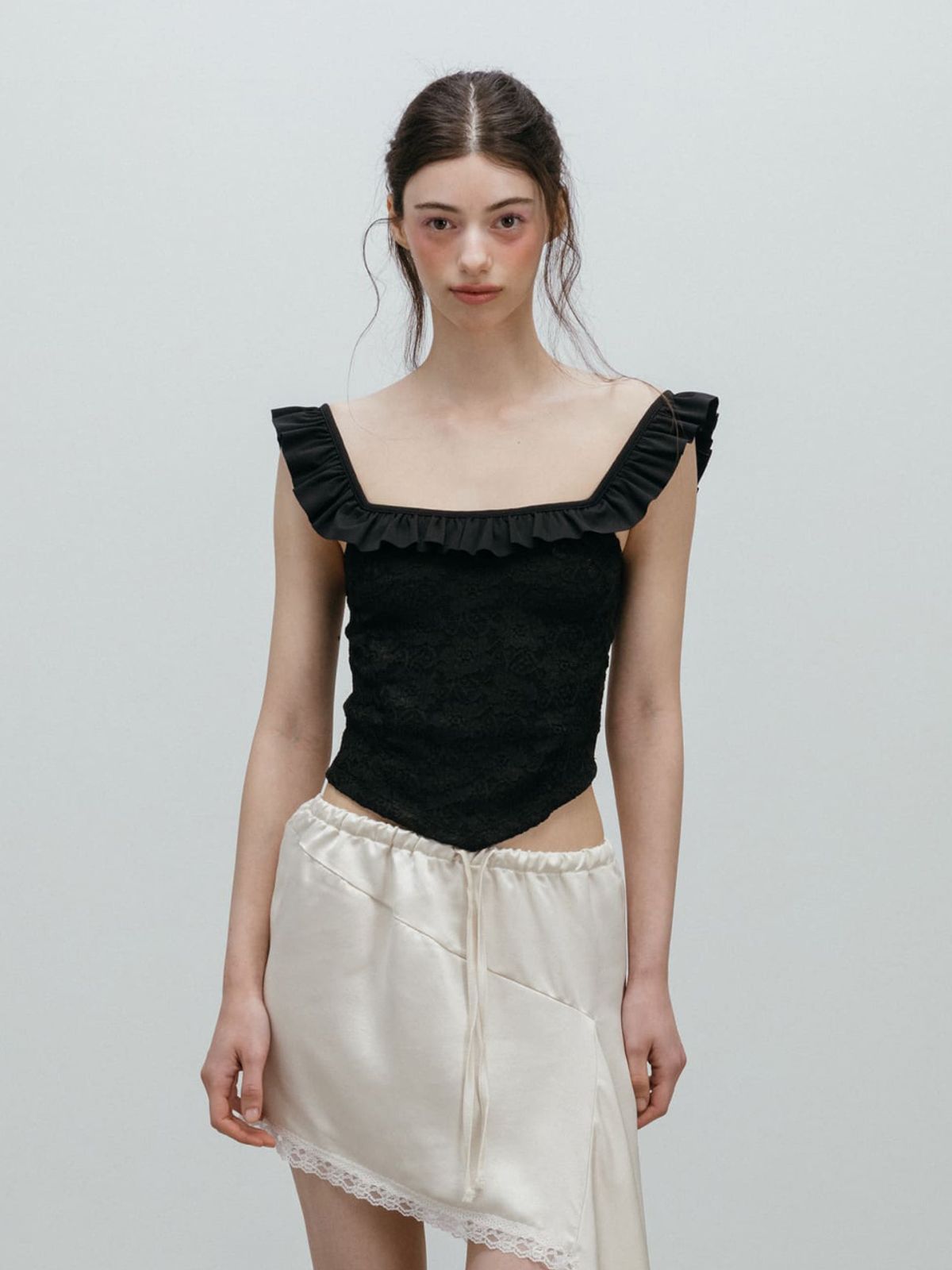 모이페어(MOIFAIRE) FRILL LACE SLEEVELESS / BLACK