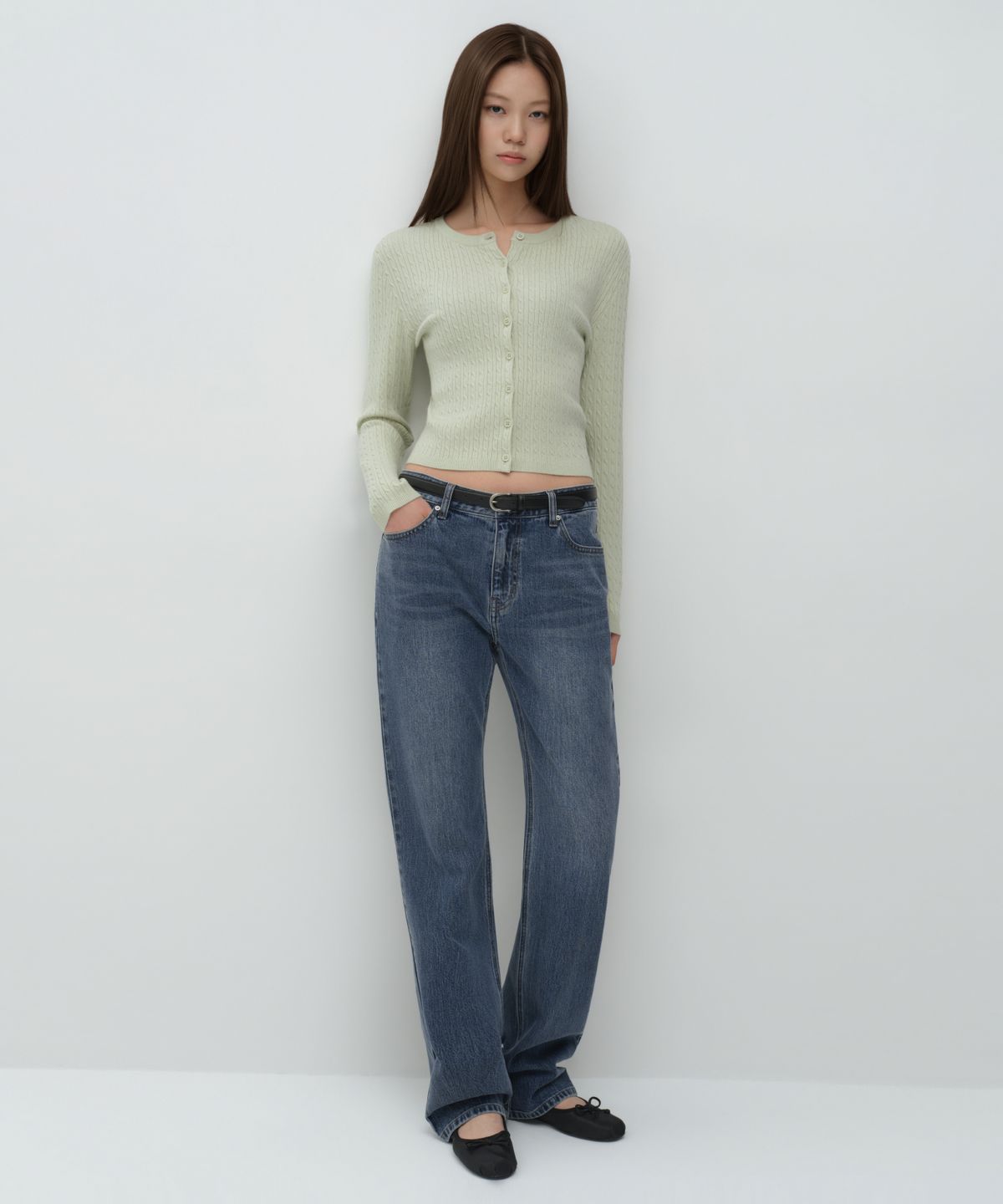 무신사 스탠다드 우먼(MUSINSA STANDARD WOMAN) 우먼즈 에센셜 스트레이트 데님 팬츠 [미디엄 인디고]