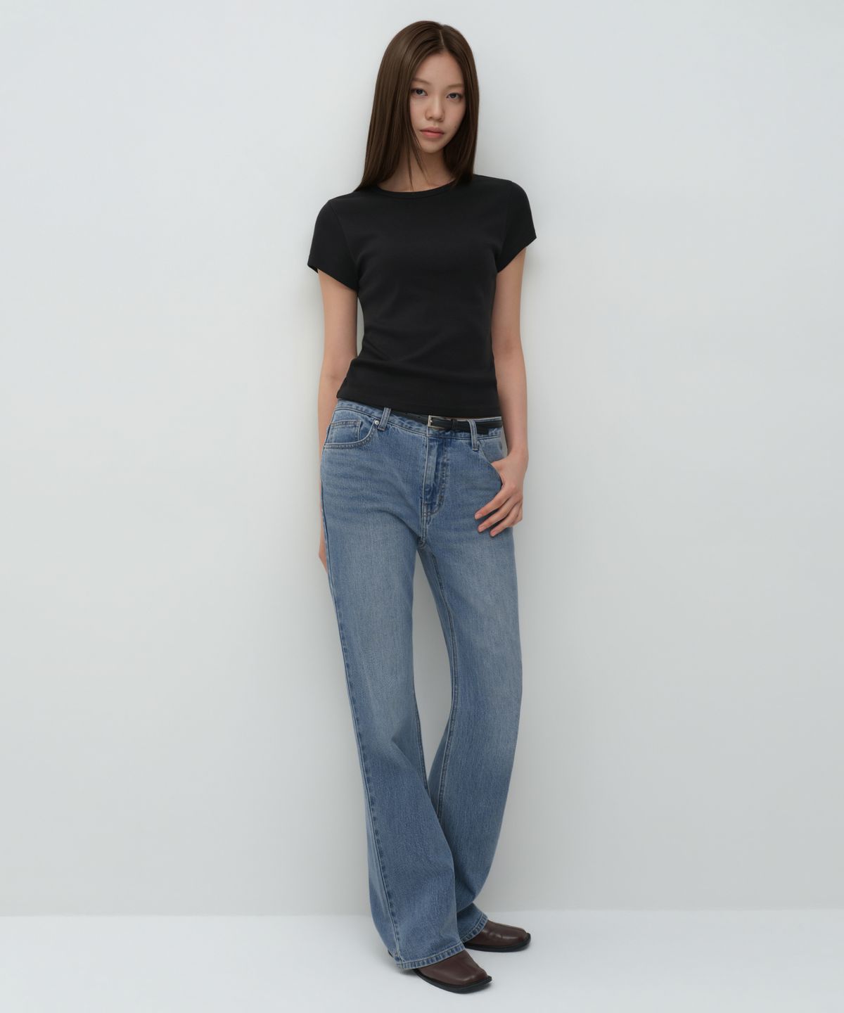 무신사 스탠다드 우먼(MUSINSA STANDARD WOMAN) 우먼즈 에센셜 부츠 컷 데님 팬츠 [라이트 인디고]