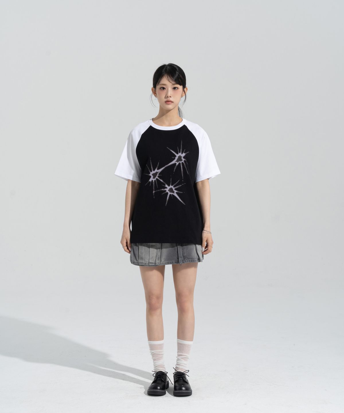 페이즈화이트(PHASEWHITE) [PHASE_5] FLARE RAGLAN SHORTSLEEVES _BLACK / 8802026-ST20