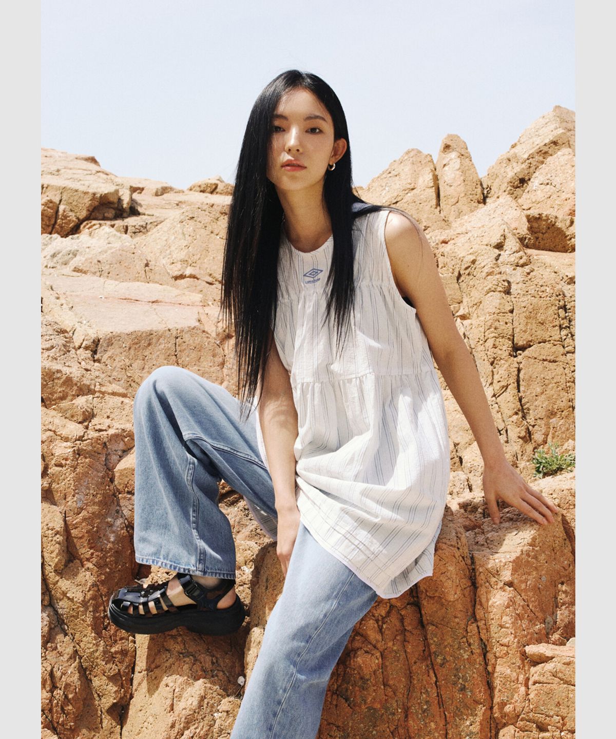 엄브로(UMBRO) 코지코어 우먼스 시어서커 슬리브리스 원피스 화이트 UR222COP68