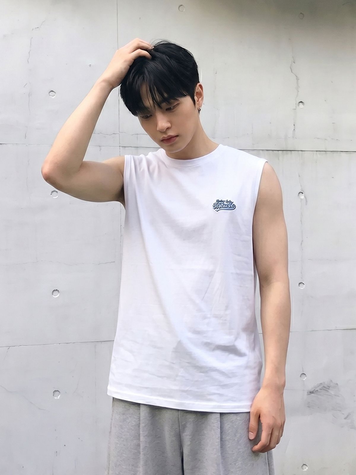 행텐(HANGTEN) 남성 폴리 로고 그래픽 슬리브리스_001(10570-033-401-46)
