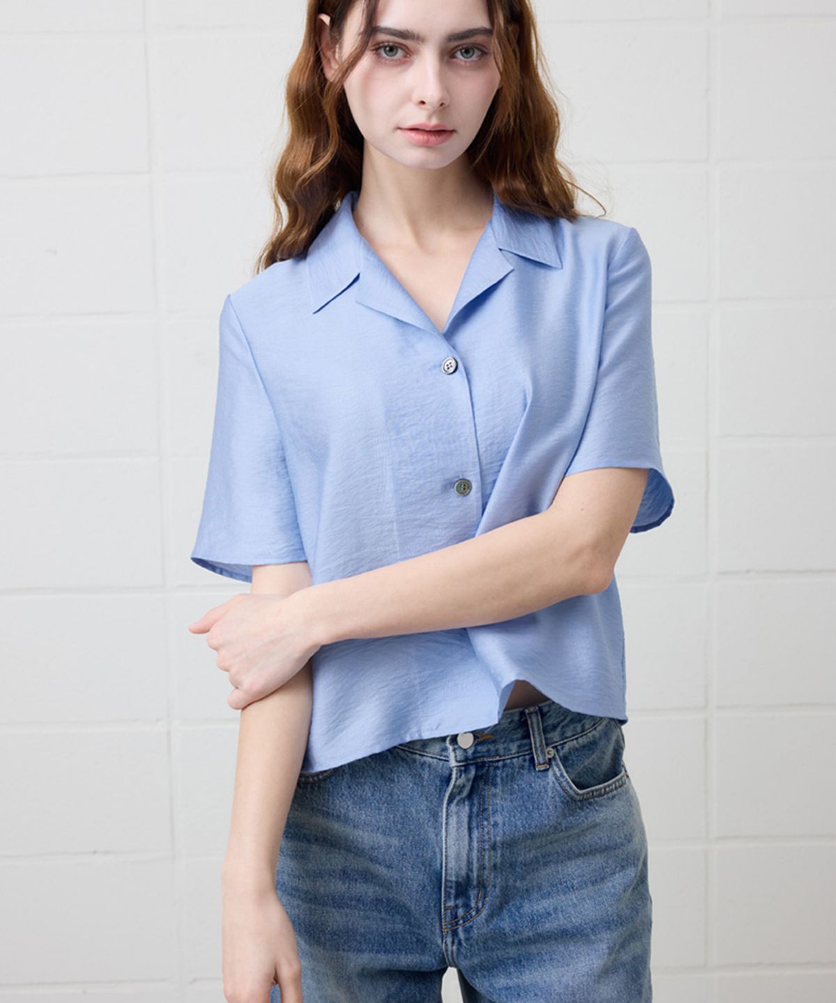 유지옷(YUJEEOT) 스카이블루 크롭셔츠