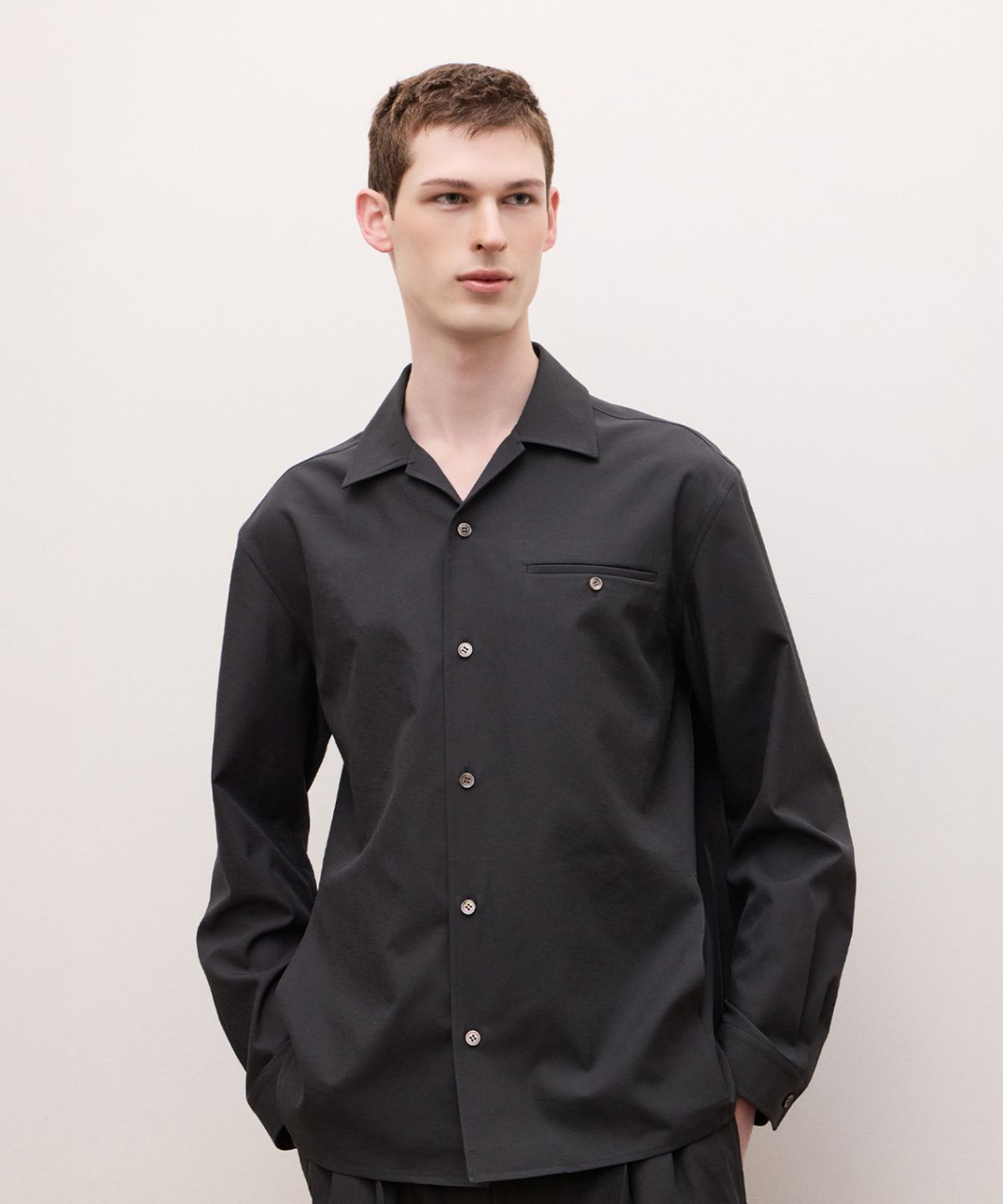 질스튜어트뉴욕 맨(JILLSTUART NEWYORK MEN) [360 Weather] 릴렉스 핏 서머 텍스쳐 셋업 셔츠 - 차콜그레이  (JNSH6B382CG)
