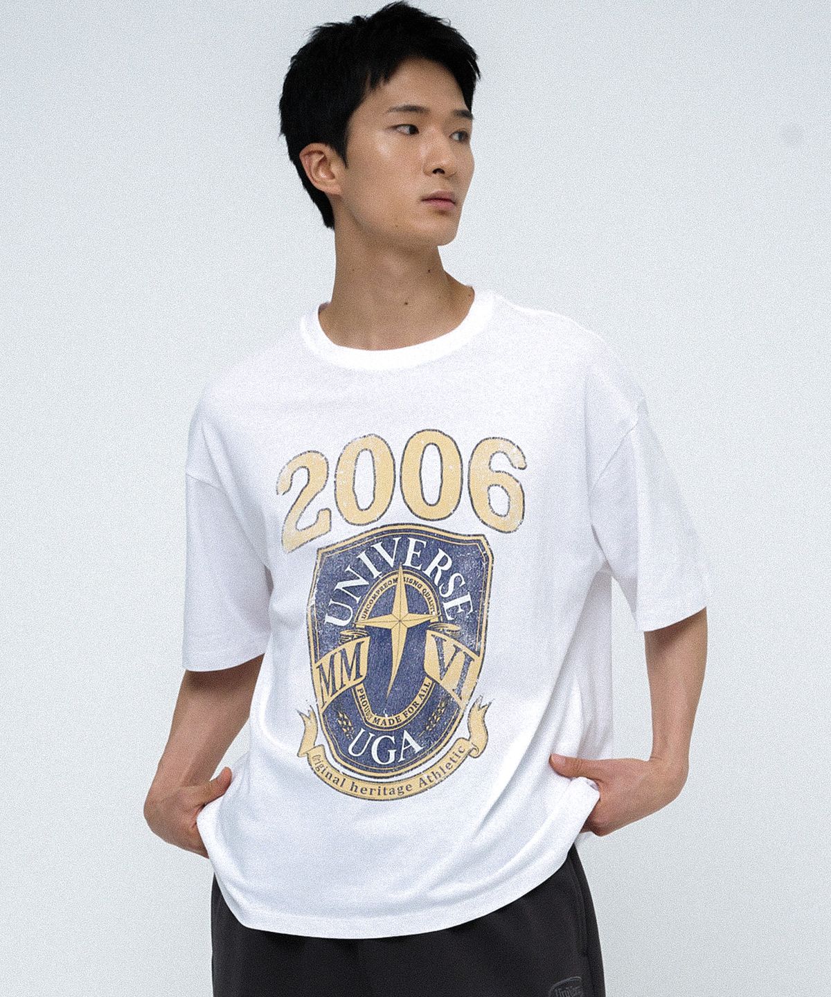 유니버스 가먼트(UNIVERSE GARMENT) HTG 엠블럼 티셔츠_WHITE