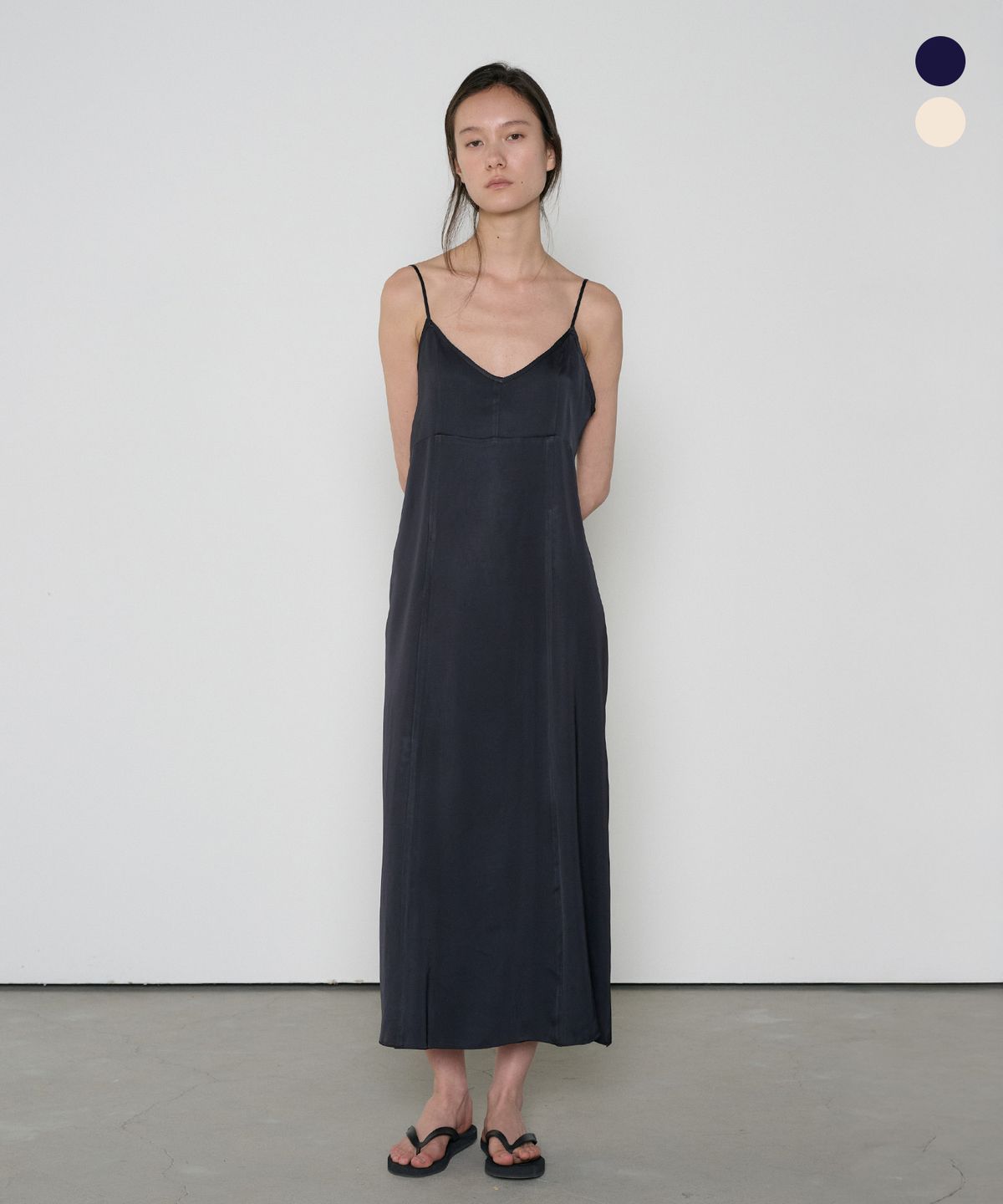 정감 스튜디오(JEONGGAM STUDIOS) Cut Off Sleeveless Long Dress_2 Color