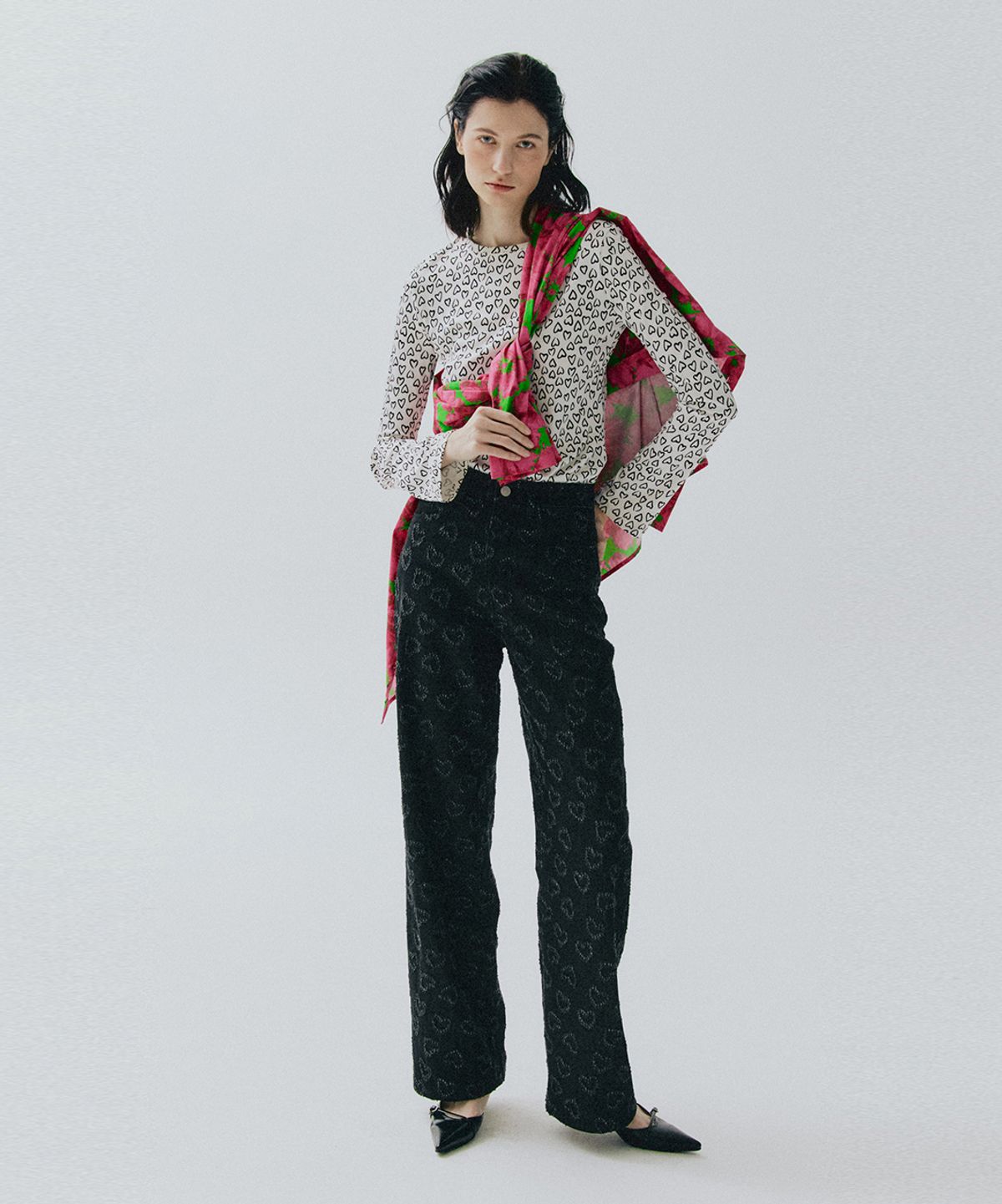 베데르미(VEDERMI) heart pattern black denim pants