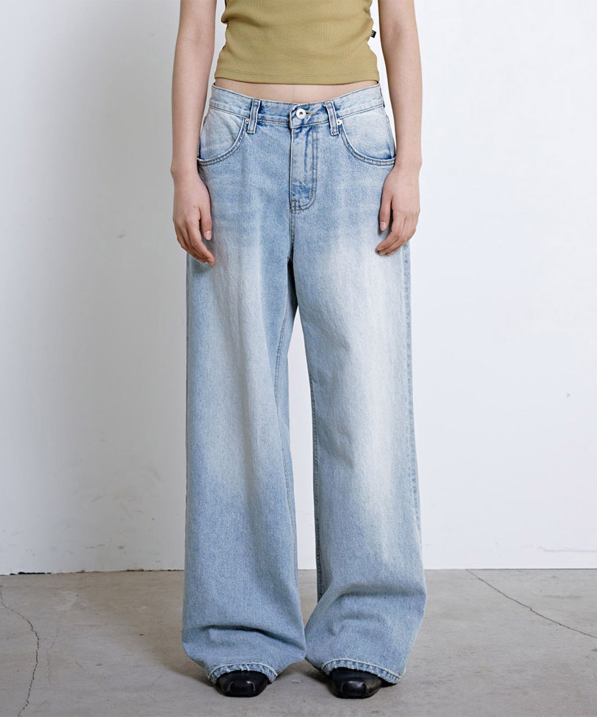 시시브(SISIVE) Low Rise Wide Denim (Light Blue)