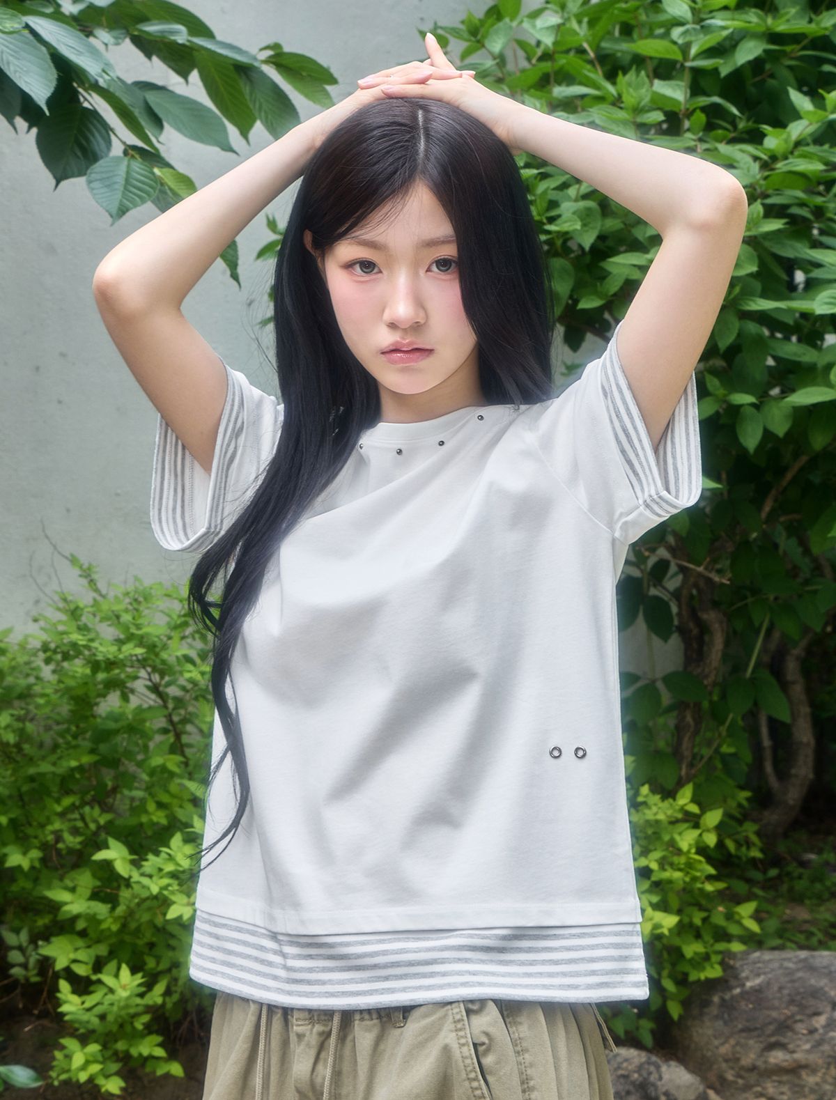 루프(LOOXP) 리벳 스트라이프 레이어드 일체형 반팔티 아이보리