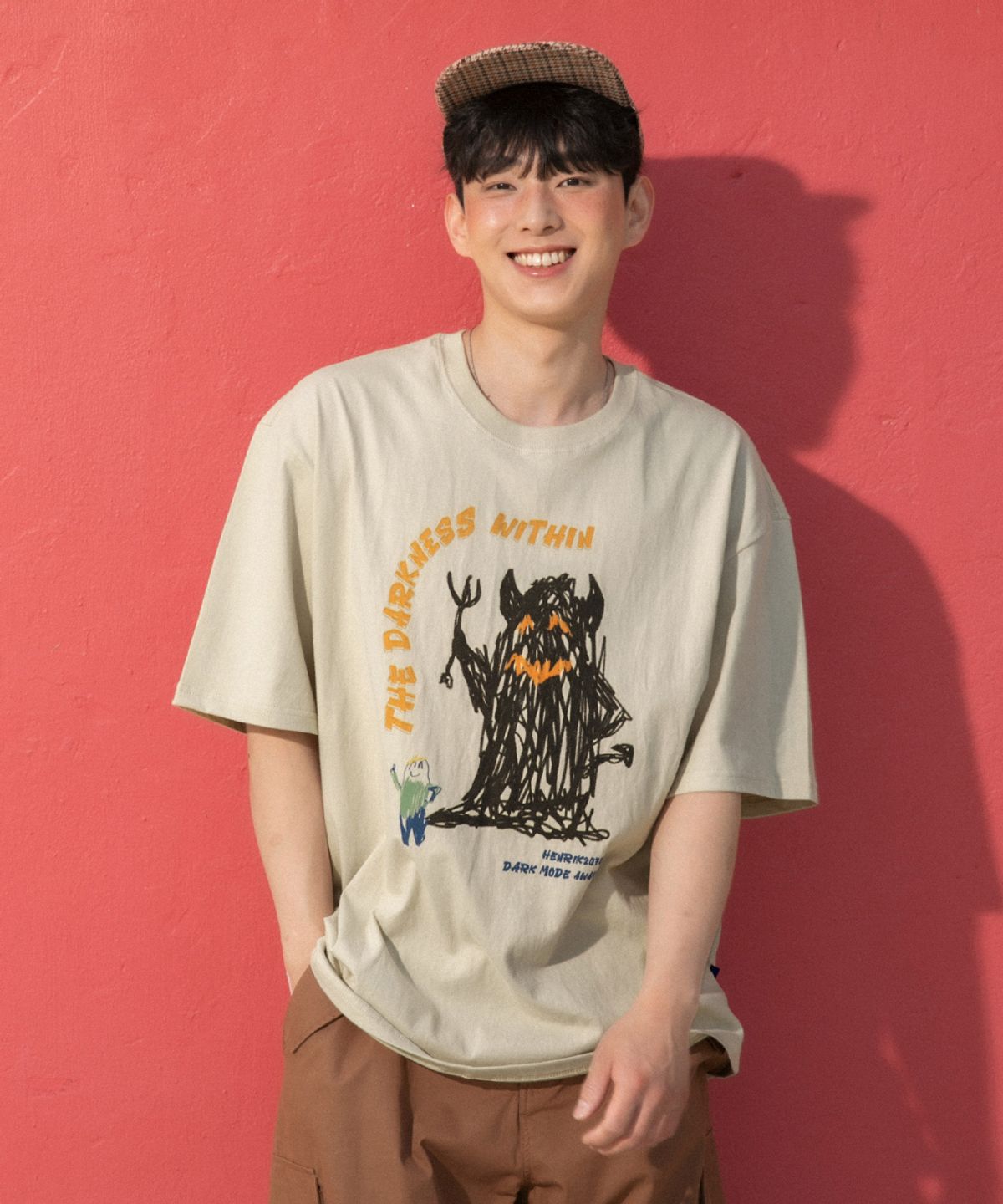 헨릭207061(HENRIK207061) 내면의 악 반팔티 연베이지