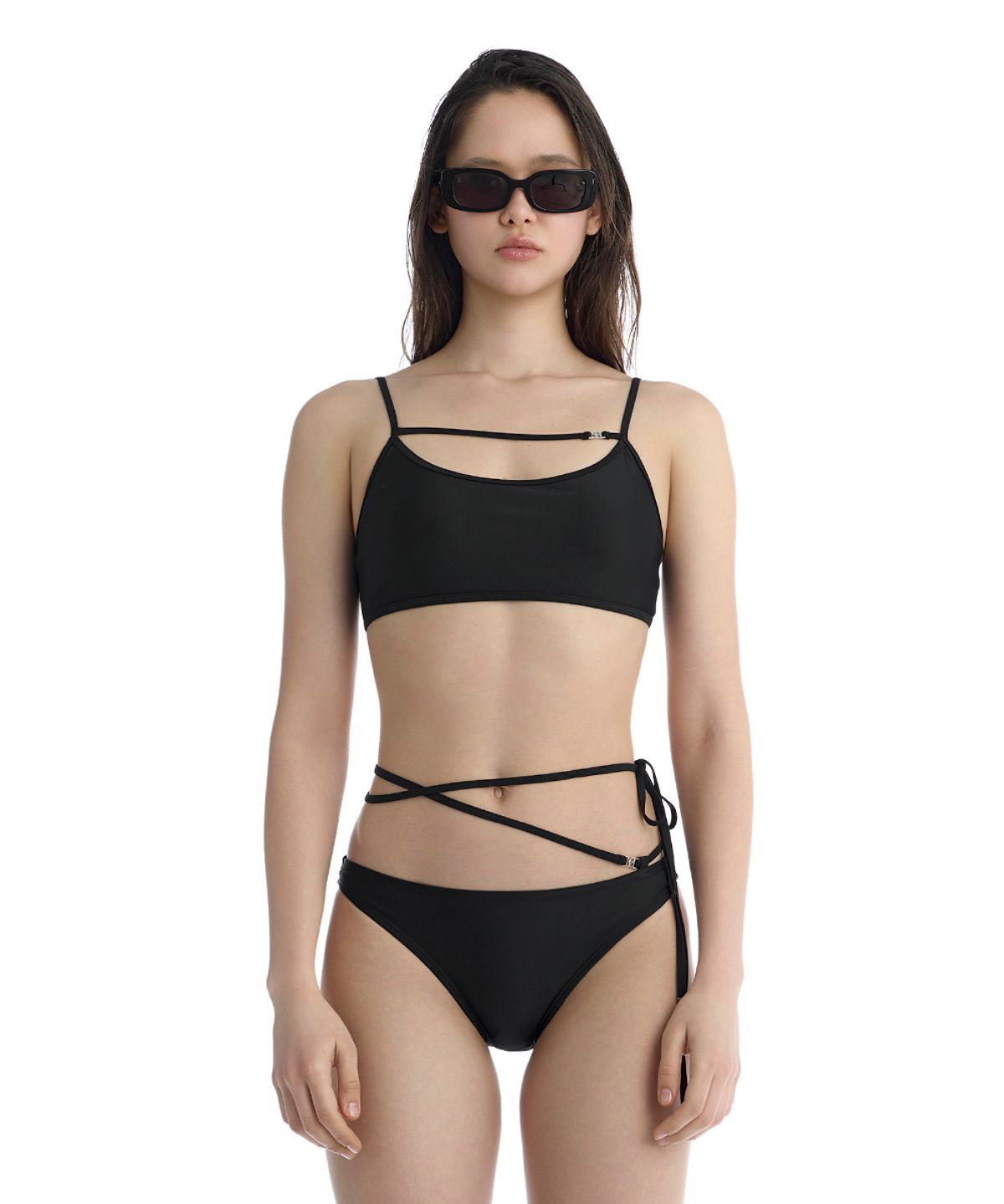 트리밍버드(TREEMINGBIRD) Scoop Neck Bikini Sets [ Black ]