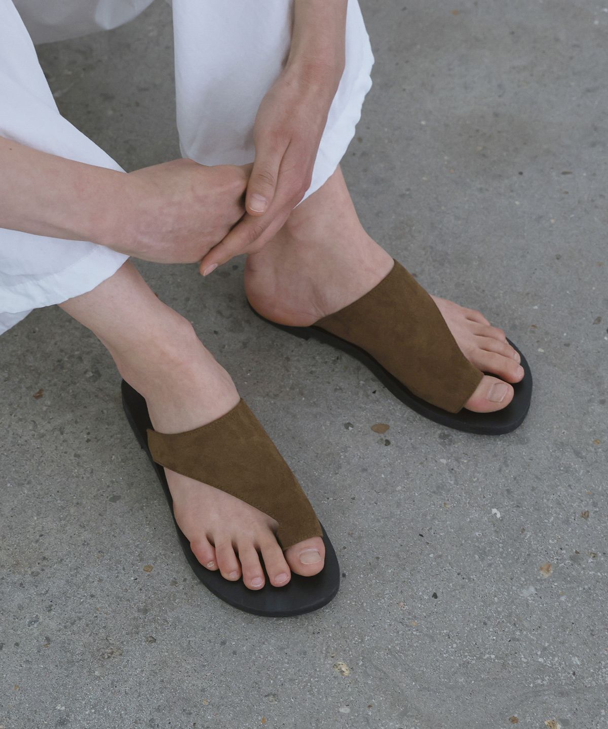 에퓨레(EPURE) COVI Suede Flat Slides (2color)