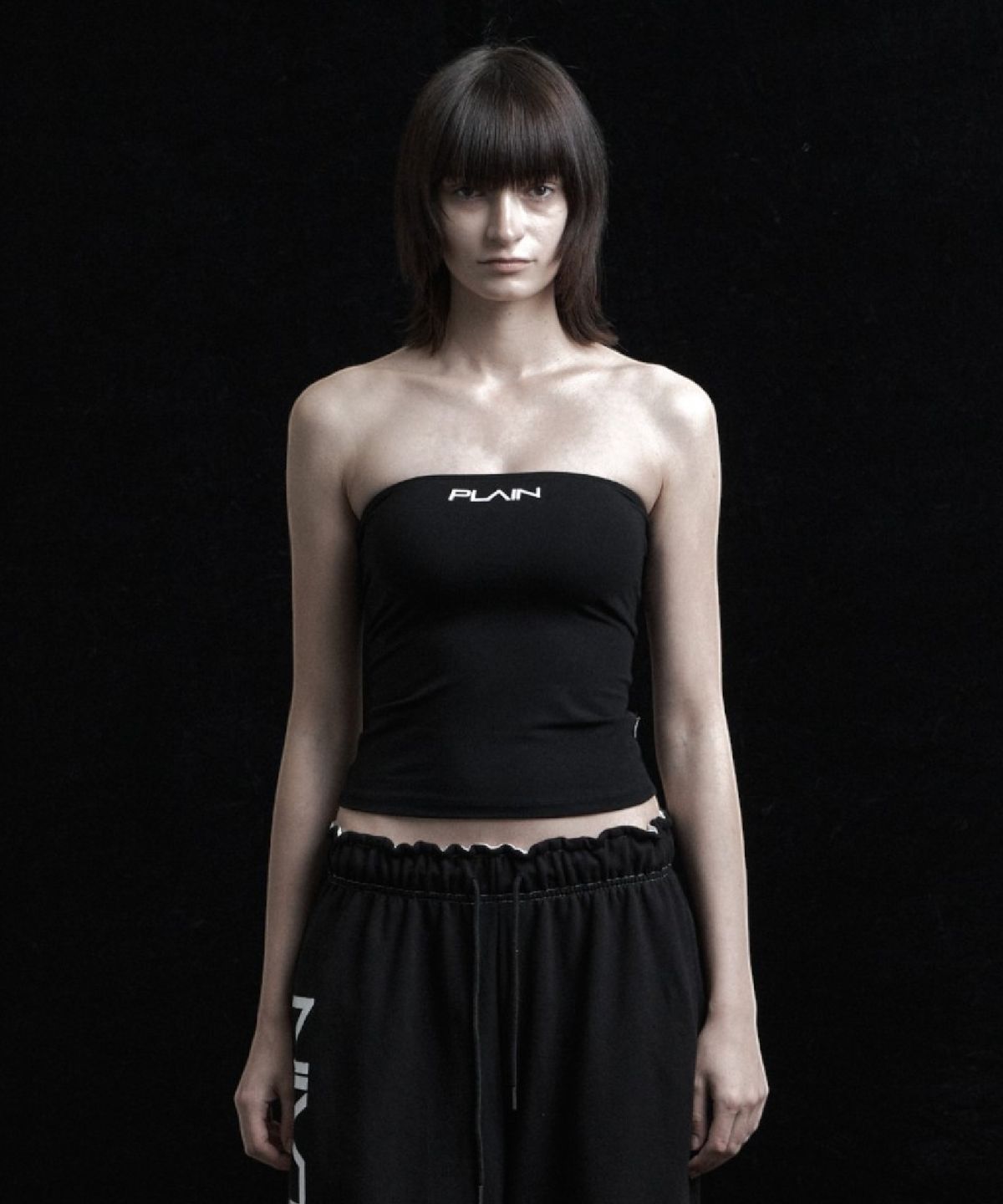시너진(SYNERJYN) PLAIN BASIC TOP BLACK