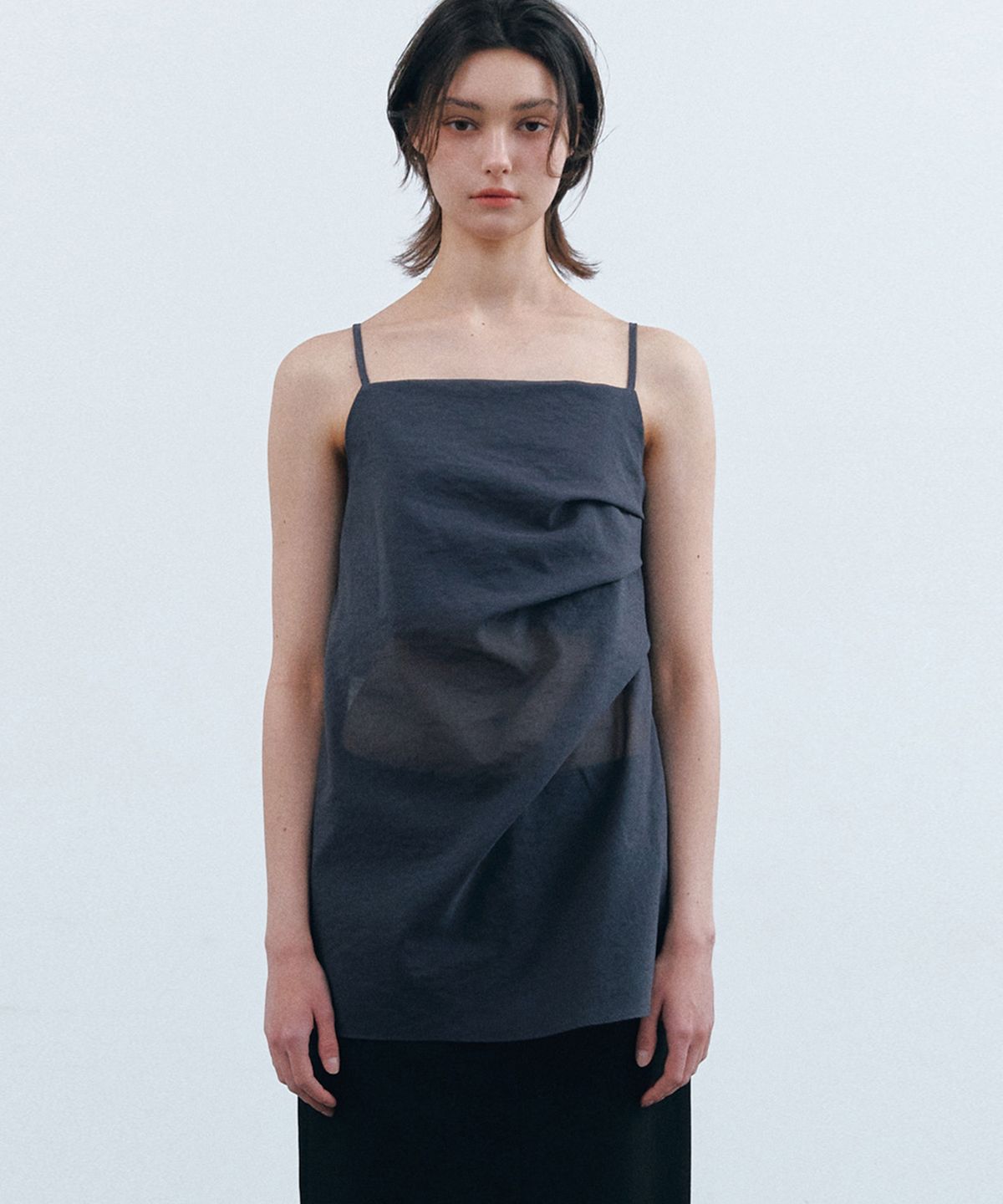 머지앤밍글(MERGE&MINGLE) Breezy Serif Shirring Sleeveless Line Blouse (Charcoal)