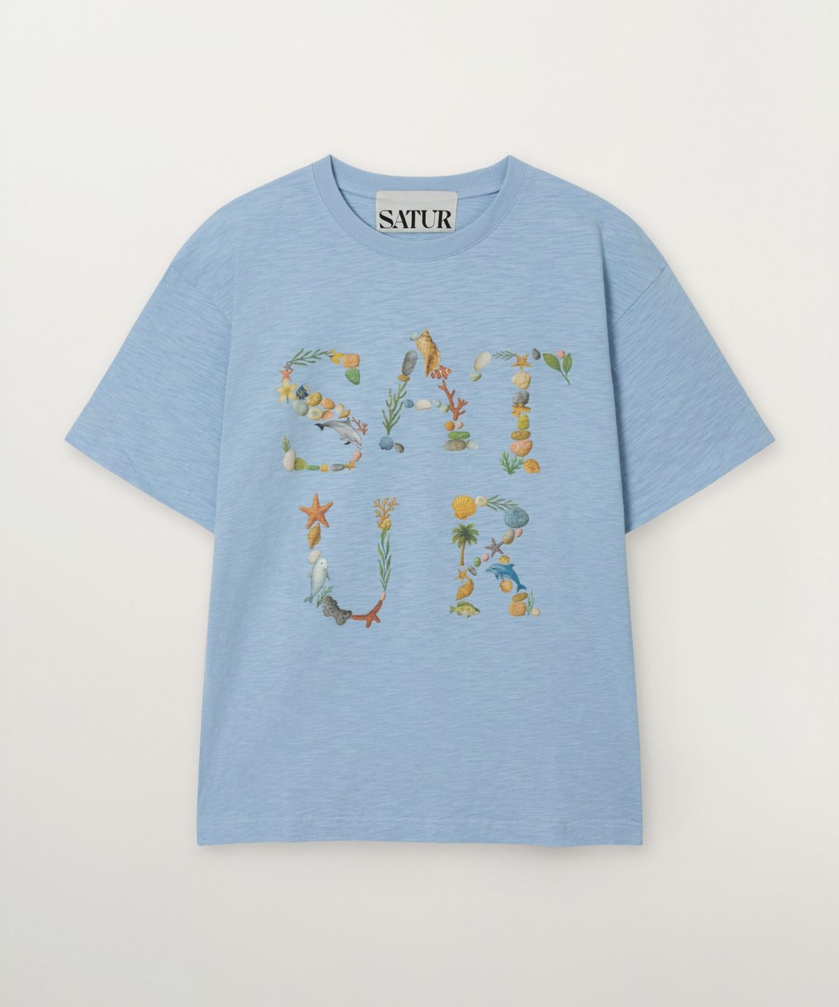 세터(SATUR) 마린 콜라주 그래픽 반팔 티셔츠 스카이 블루