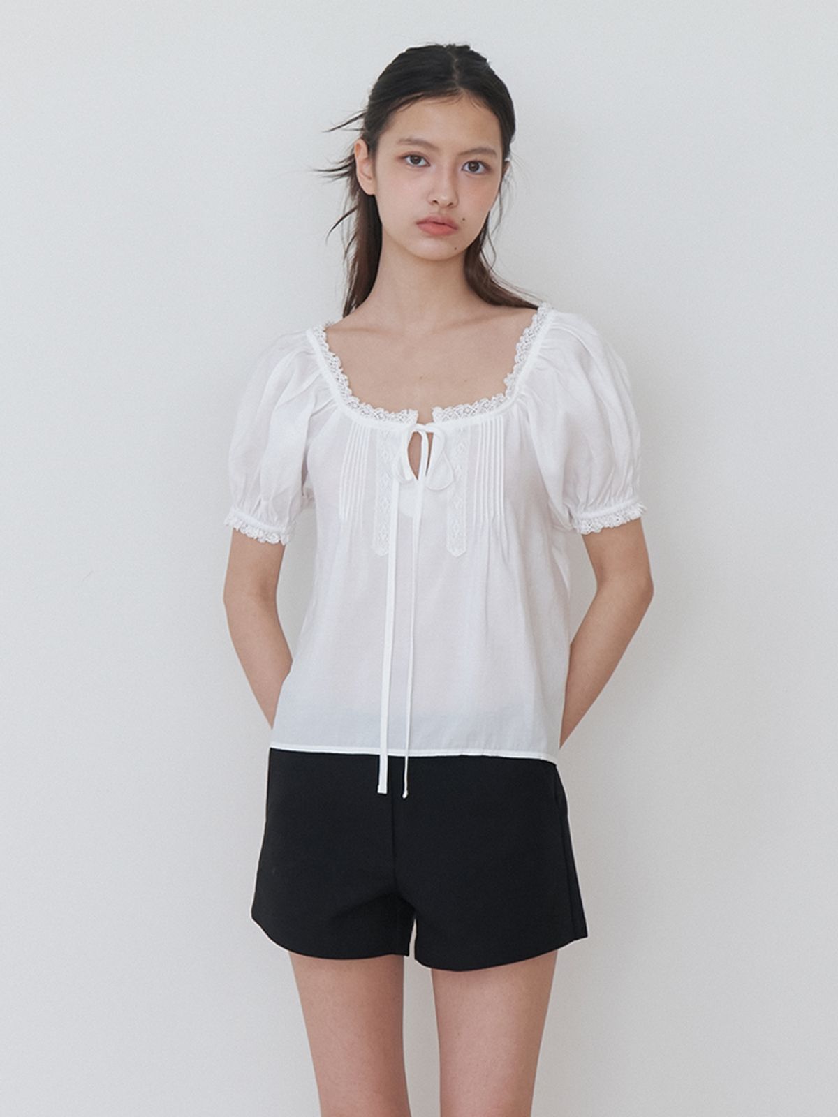 카인더베이비(KINDABABY) lace ribbon pintuck blouse - cream
