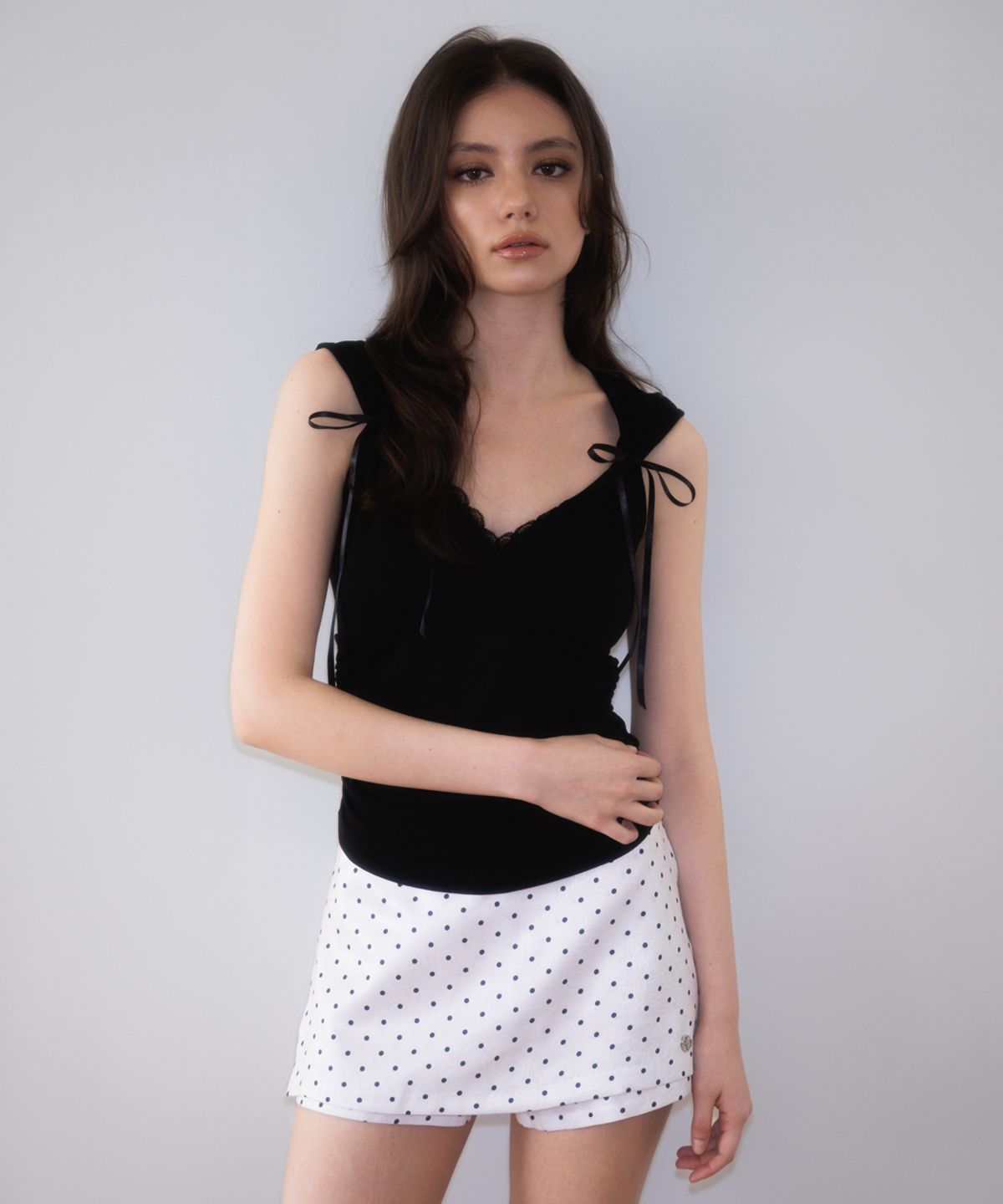로제프란츠(ROSEFRANTZ) Lace-trim Ribbon Muse Sleeveless [Black]