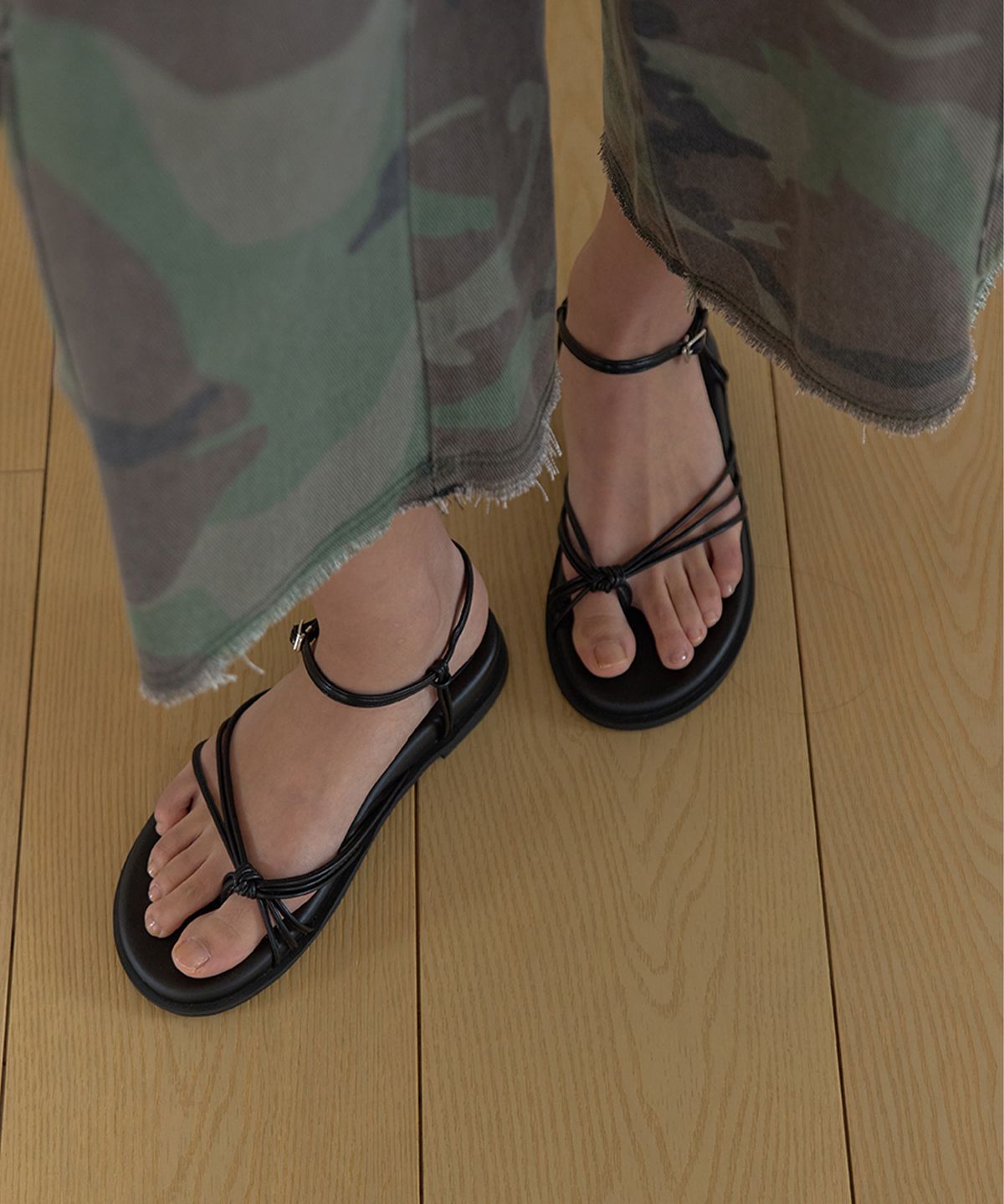 바이아덜스(BYOTHERS) Soleil Knot Sandals