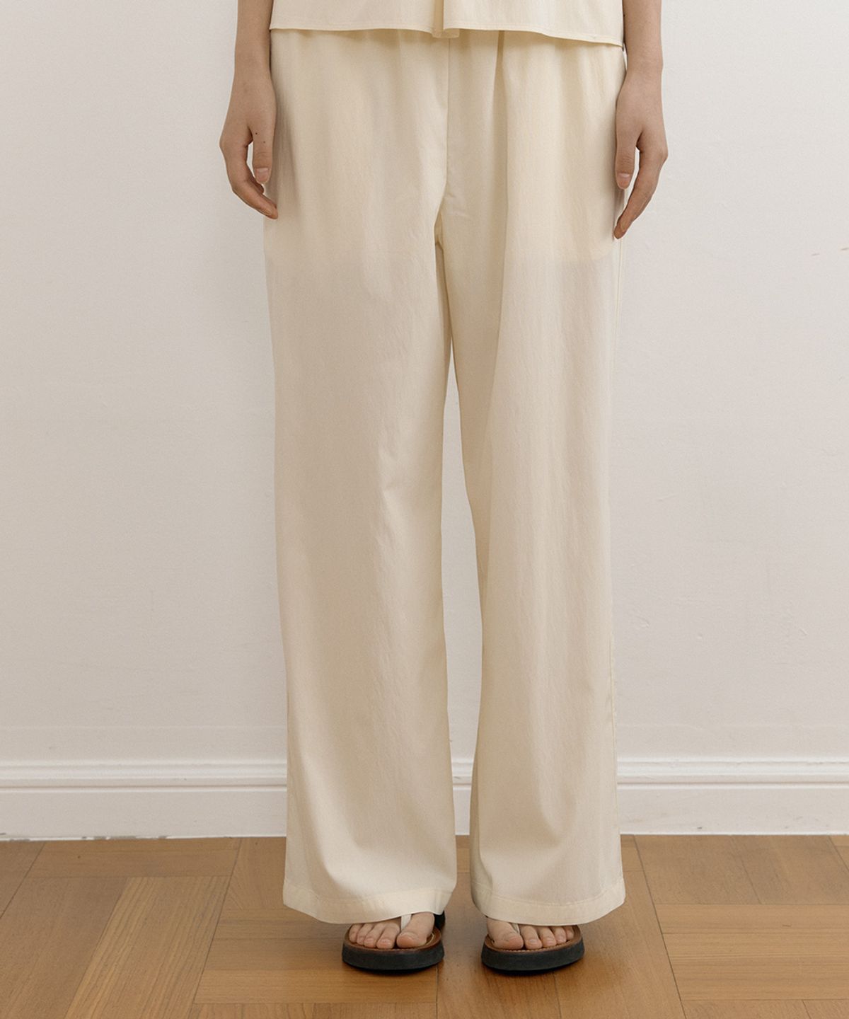 링서울(LINGSEOUL) relaxed rayon banding pants-cream