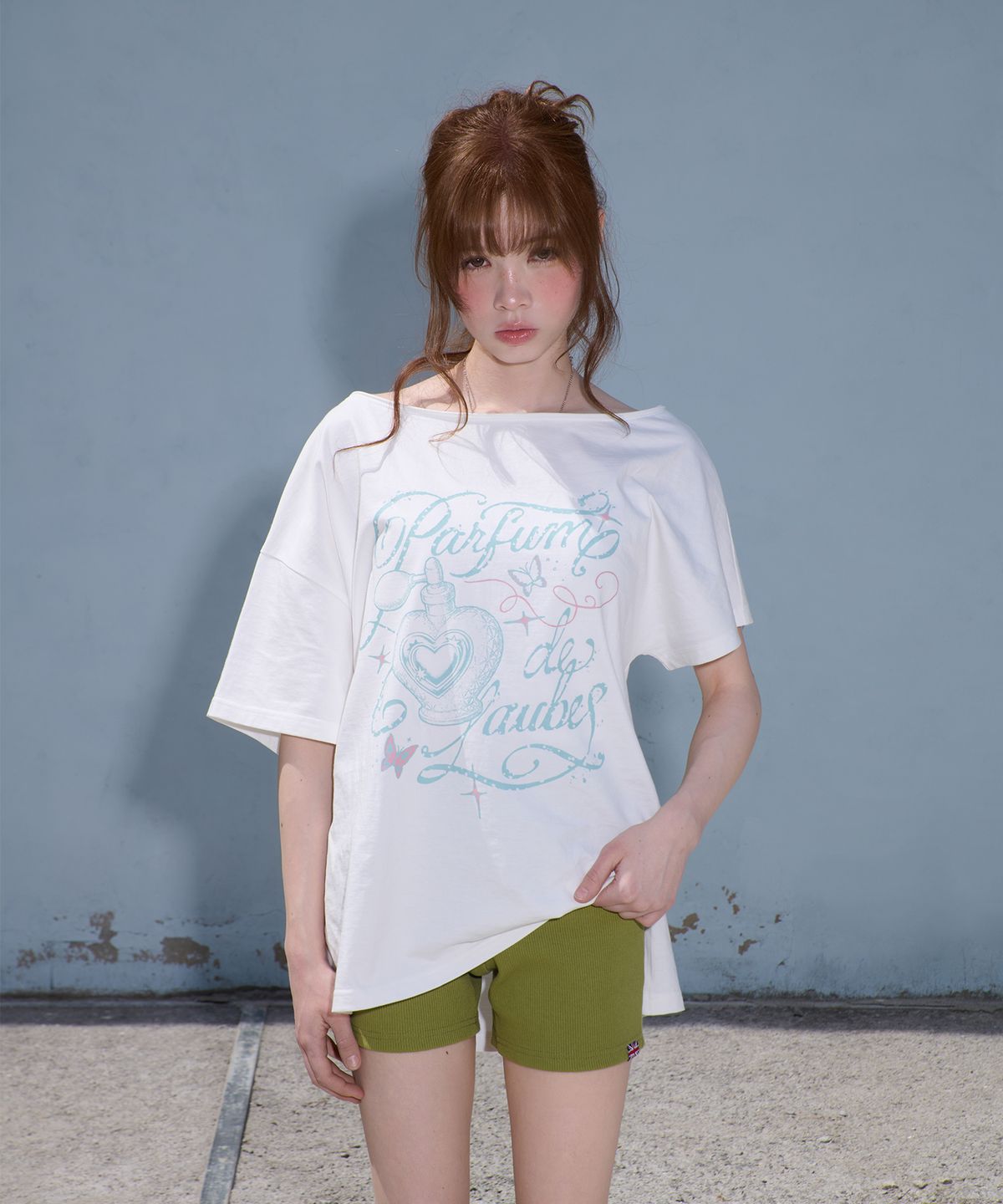 파퓸드로브(PARFUM DE LAUBE) Faded Off-Shoulder T-Shirts White