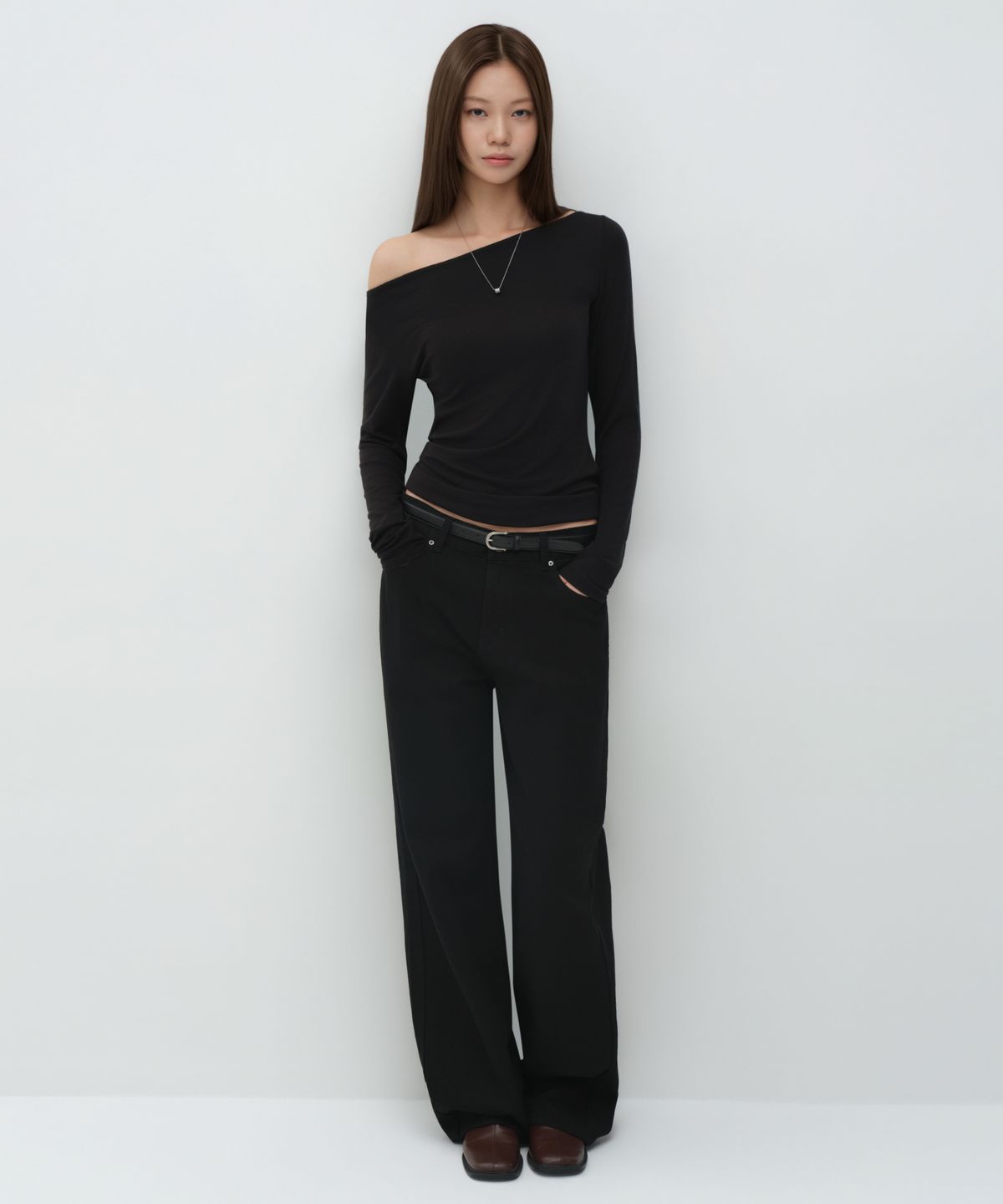 무신사 스탠다드 우먼(MUSINSA STANDARD WOMAN) 우먼즈 에센셜 와이드 데님 팬츠 [블랙]