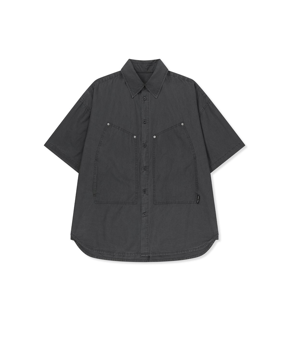 마뗑킴(MATIN KIM) HALF SLEEVE POCKET SHIRT IN CHARCOAL