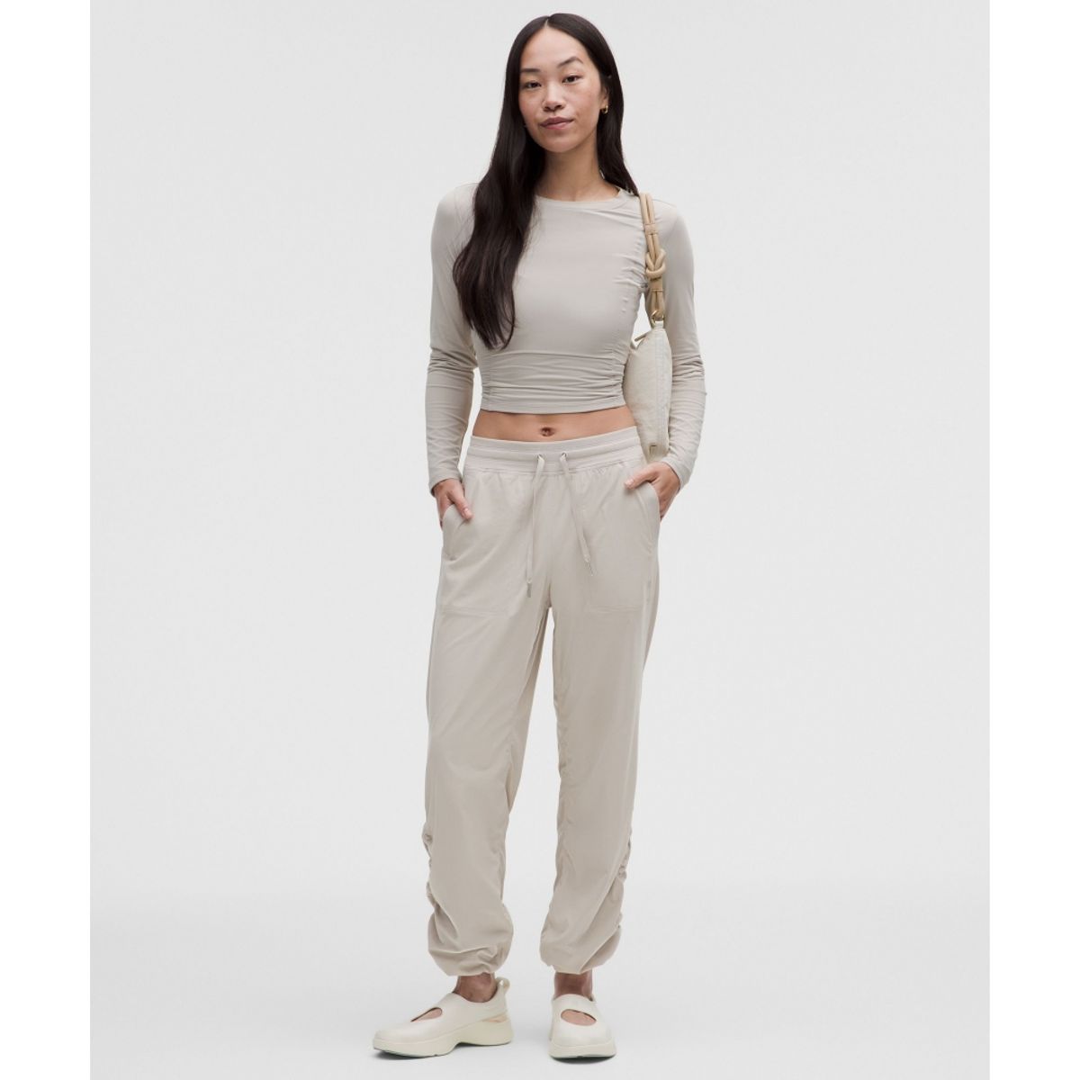룰루레몬(LULULEMON) 댄스 스튜디오 릴랙스 핏 미드라이즈 팬츠 *아시아 핏  DOWN