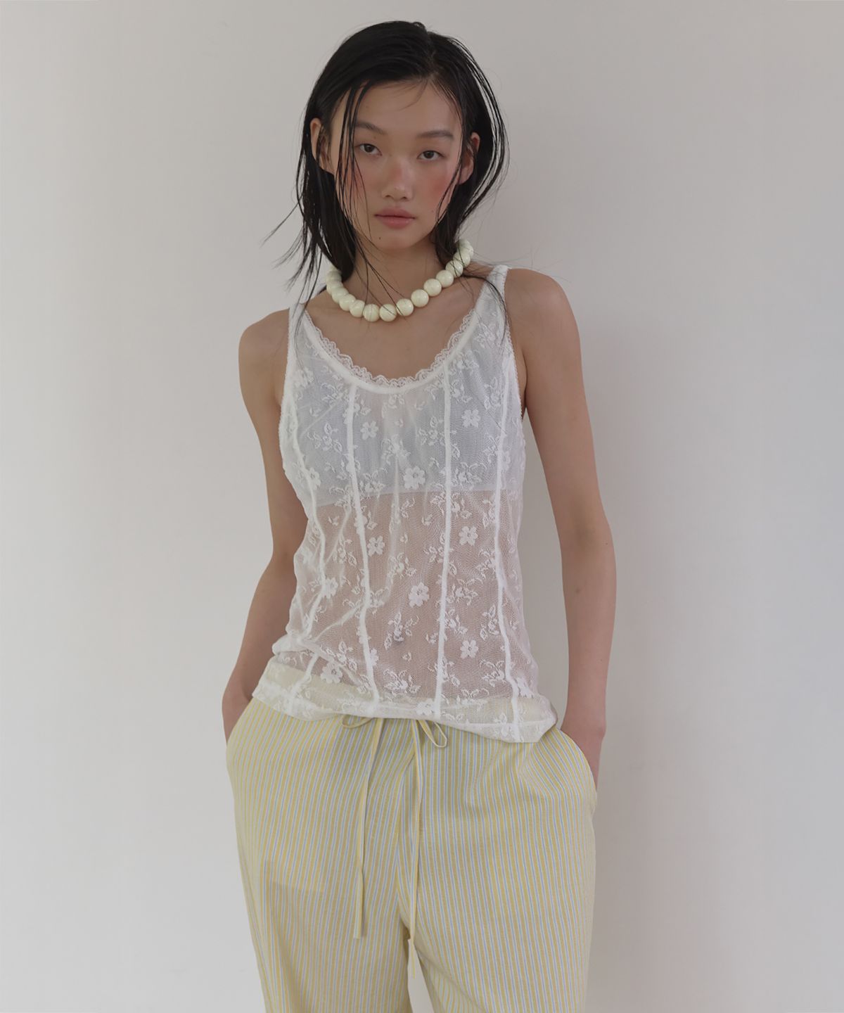 론크(LONQUE) SHEER LACE SLEEVELESS CAMI TOP (WHITE)