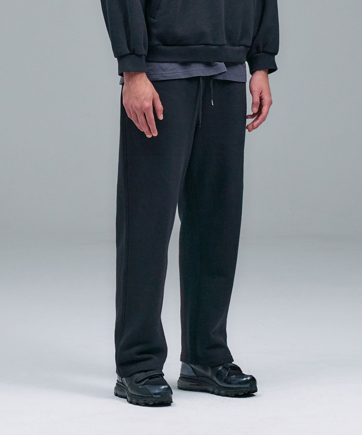 블레민크벨드(VLEMINCKVELD) Loose fit Sweat pants_Black