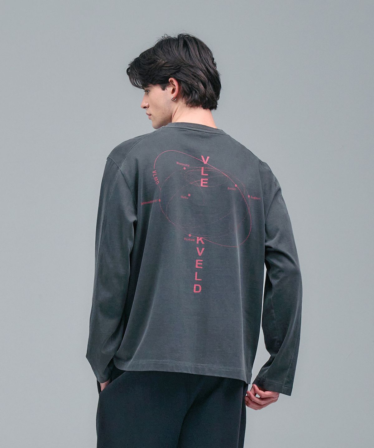 블레민크벨드(VLEMINCKVELD) VLEMINCKVELD elliptical infography Long Sleeve_Gray, Pink