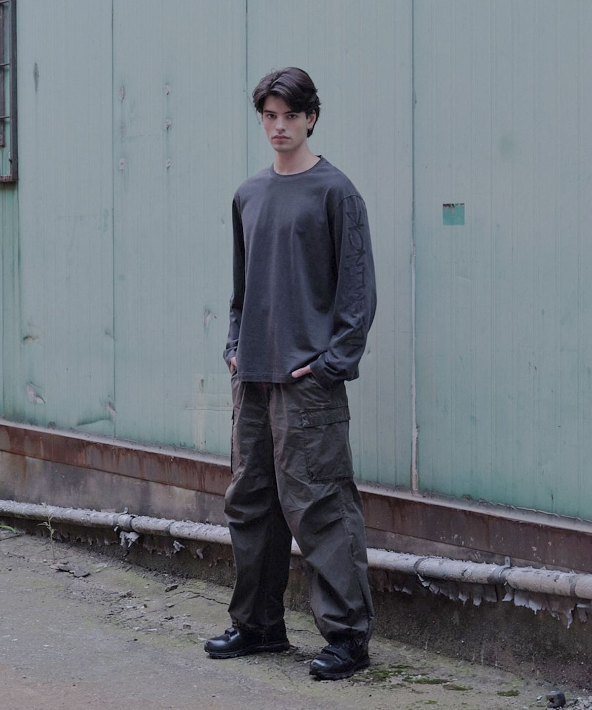 블레민크벨드(VLEMINCKVELD) Sleeve Ink Spray Long sleeve_Gray, Black