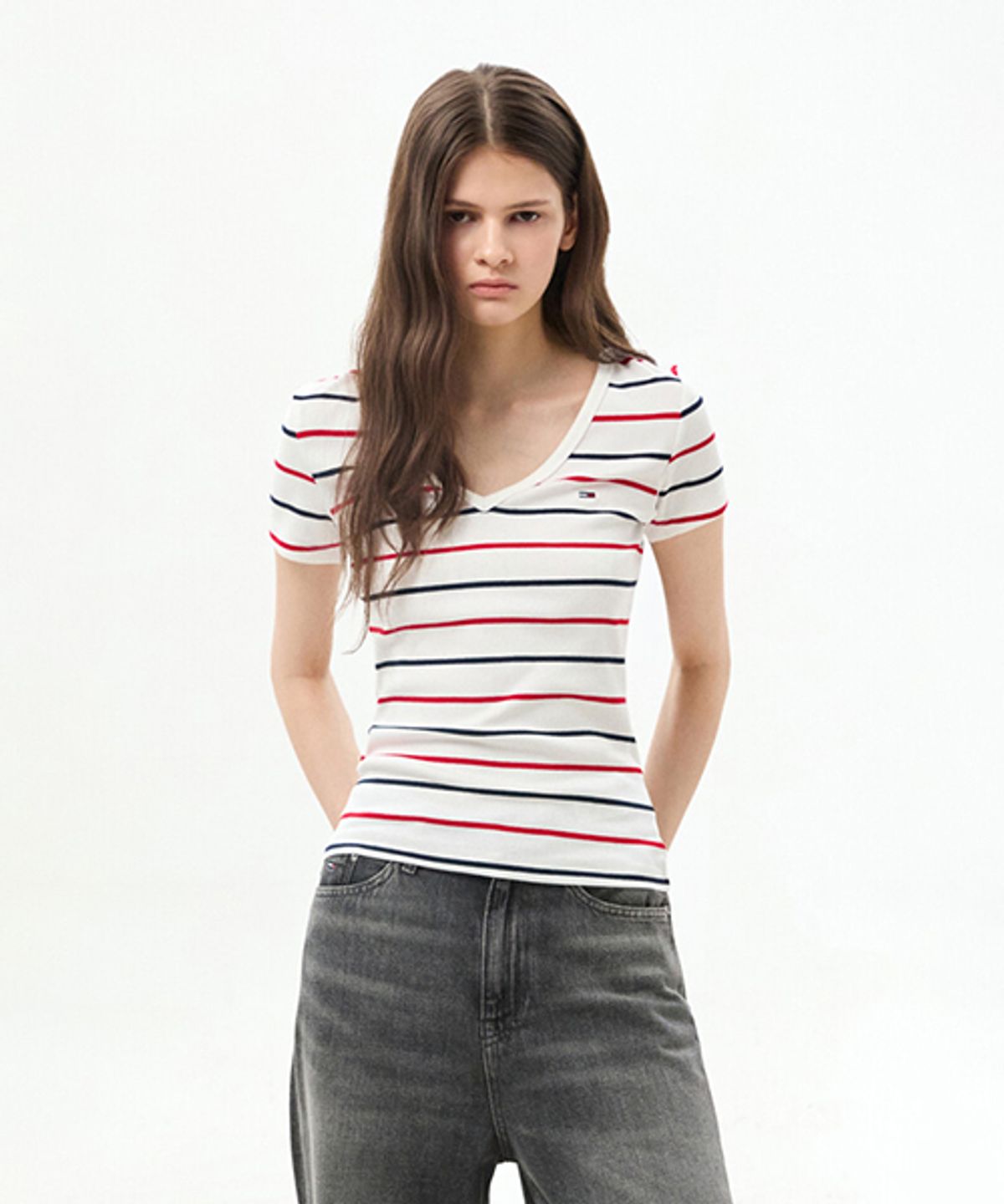 타미진스(TOMMY JEANS) 슬림 에센셜 립 브이넥 티셔츠 (T32G6TTO10TWT10FE)