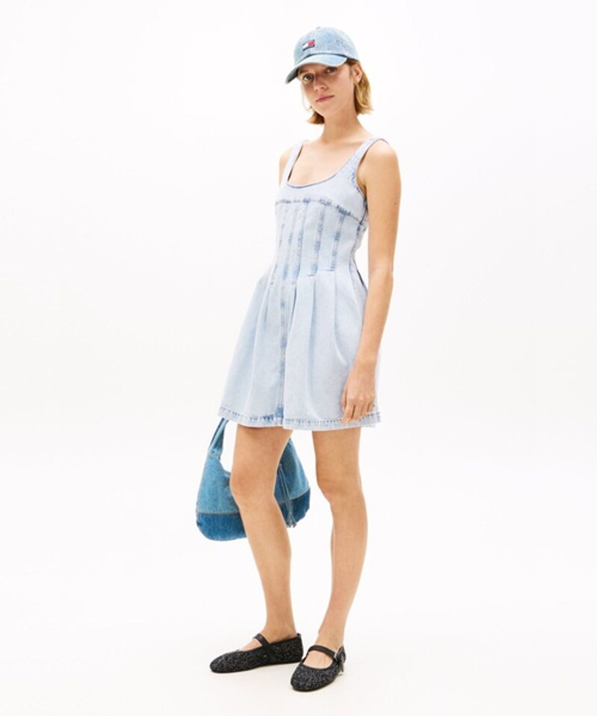 타미진스(TOMMY JEANS) 플리츠 심 데님 드레스 (T32G1NOP16TWT11AB)