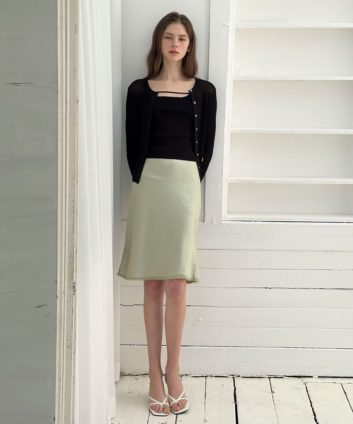 로트르드민(LAUTREDE MIN) Satin midi lace Sage green skirt