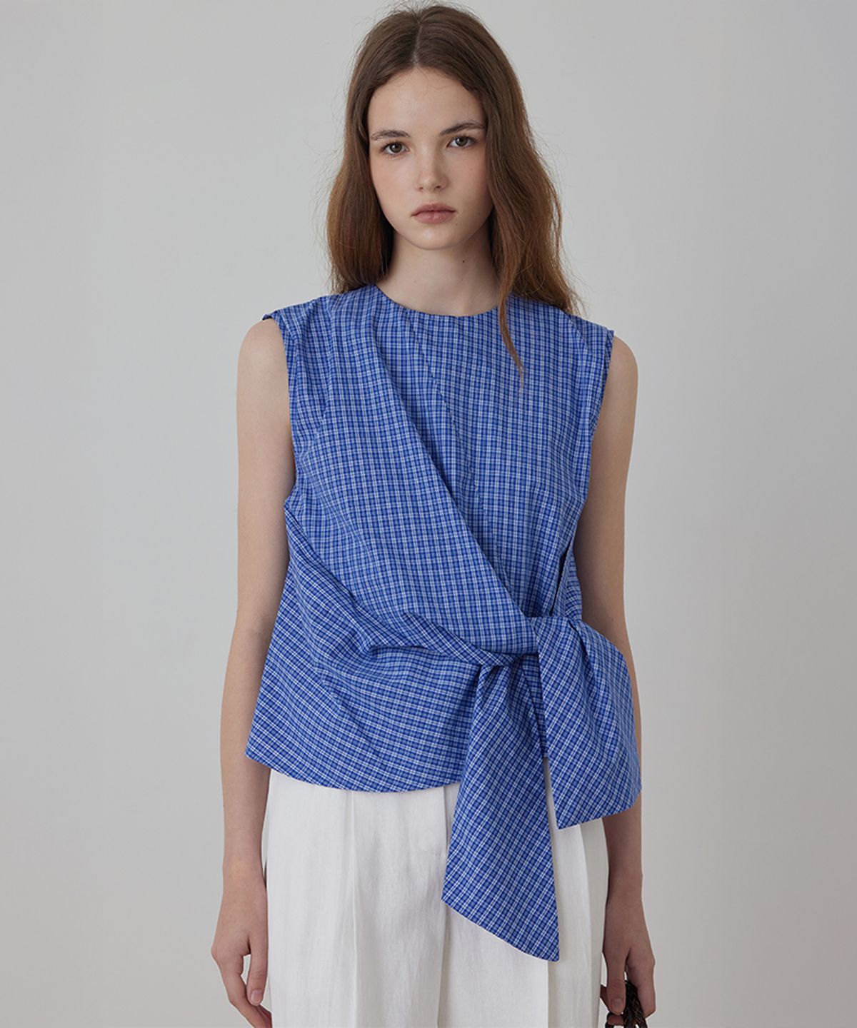 퀸스래빗(Q'SRB) Side-Tie Wrapped Sleeveless Blouse