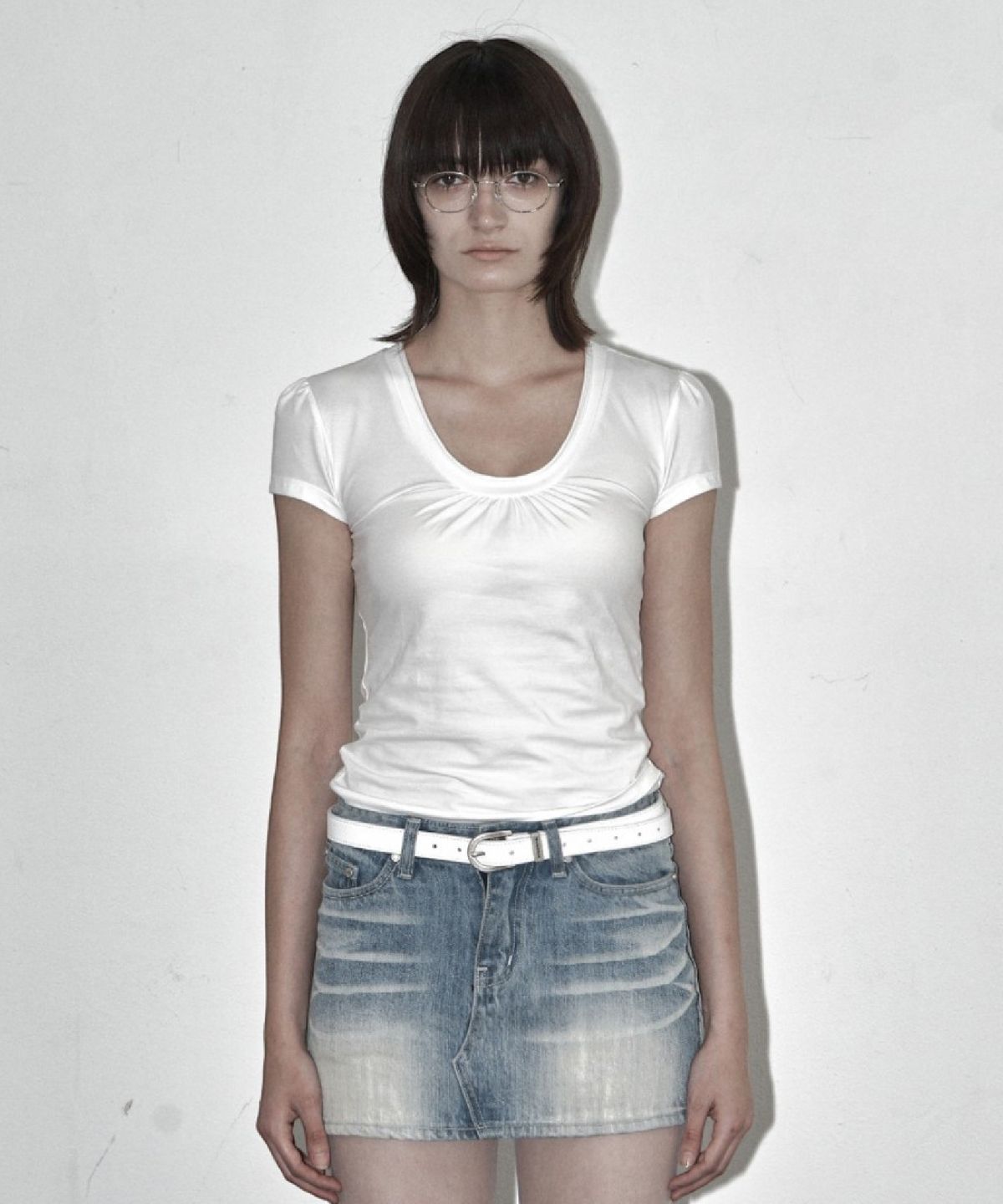 시너진(SYNERJYN) PUFF V-NECK SHORT SLEEVE WHITE
