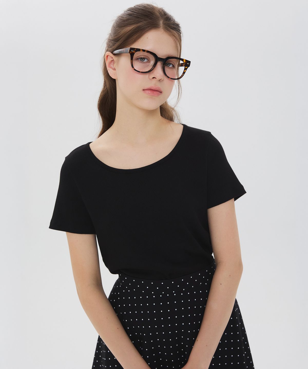 뉴루키(NEW LOOKY) U-Neck Ribbon t-Shirt_Black