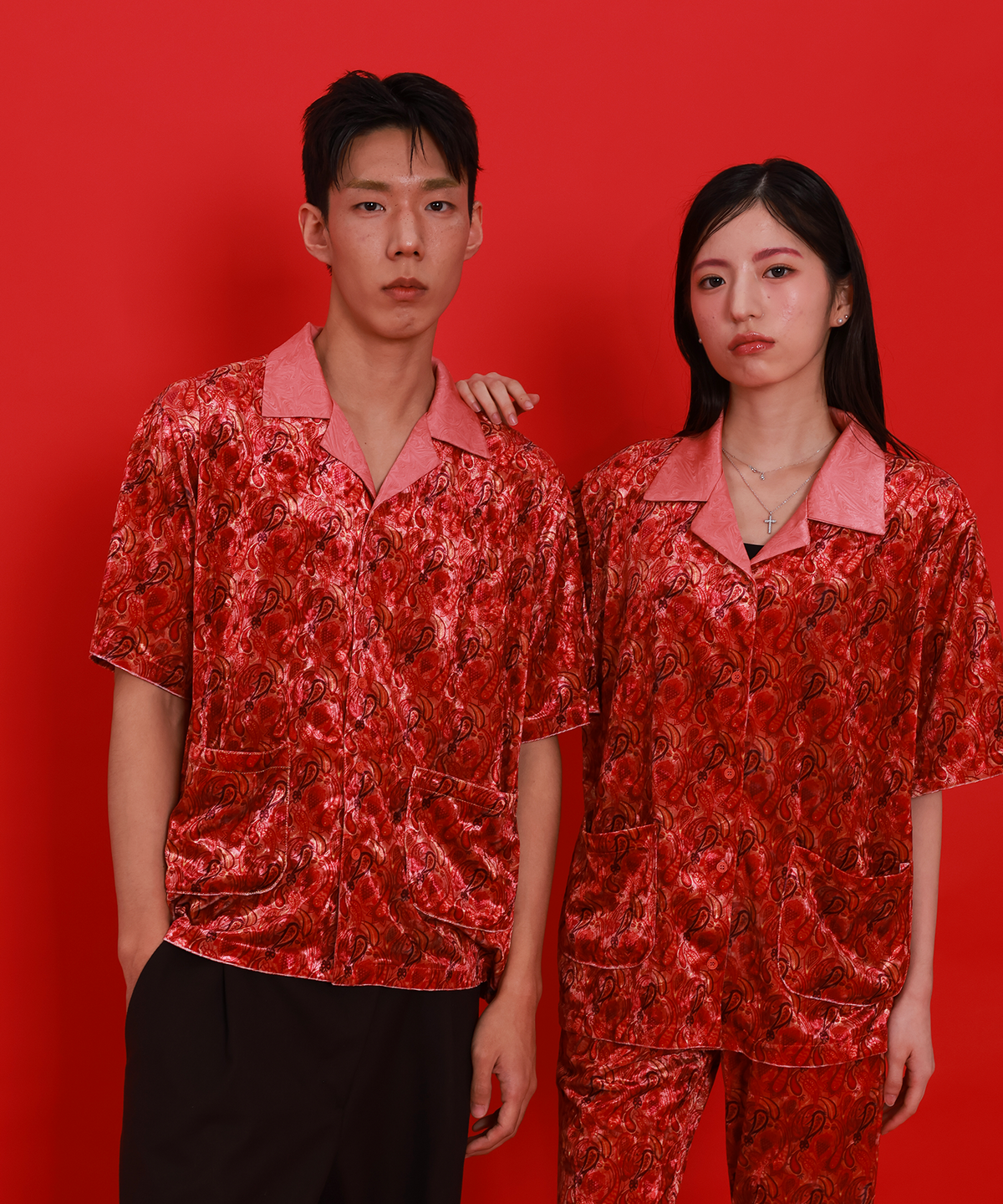 오기(OGI) 벨벳 반팔 셔츠
