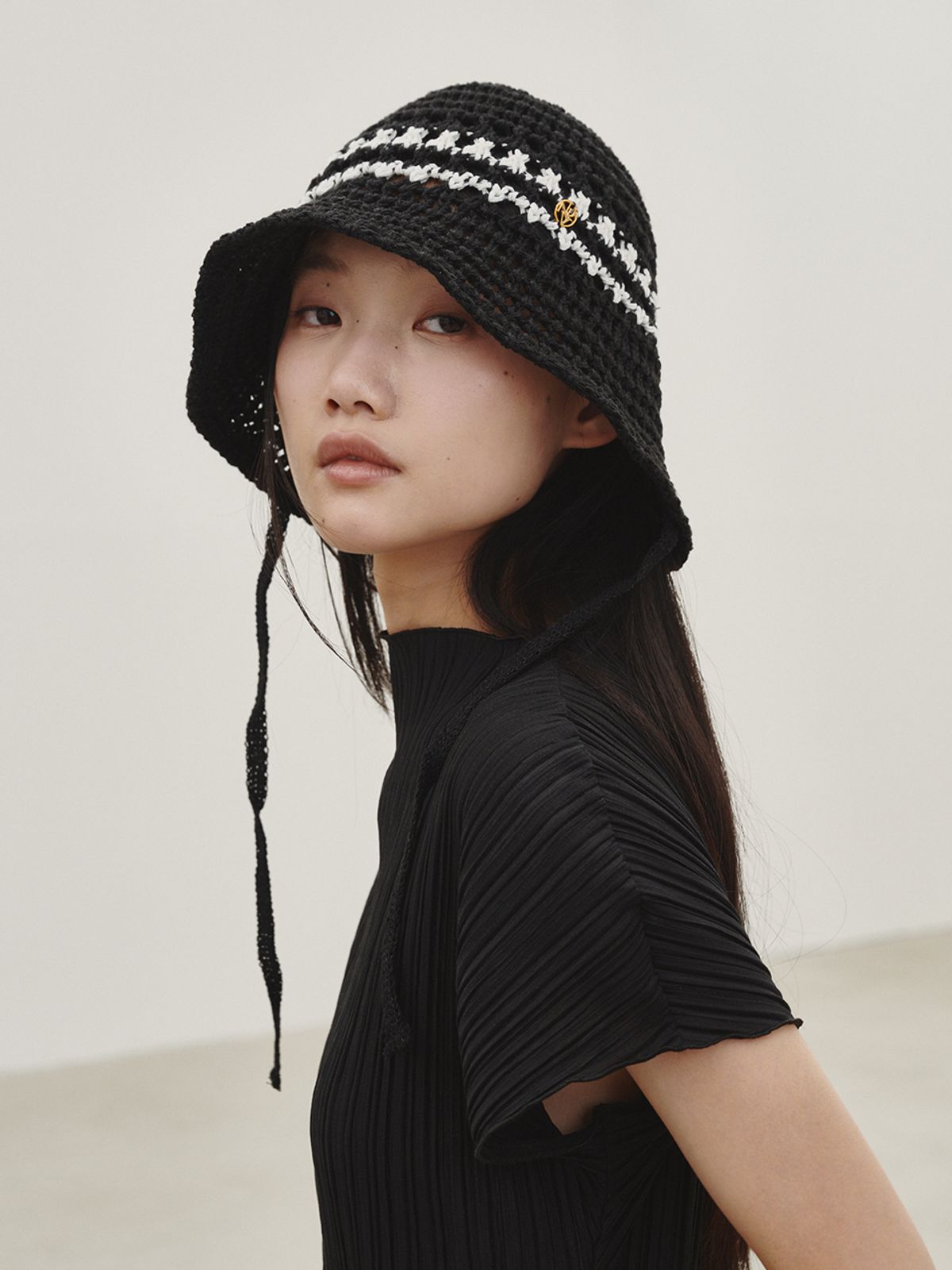 누브(NOUVE) 코튼 스트랩 버킷햇 - 블랙 / Cotton Strap Bucket Hat - Black
