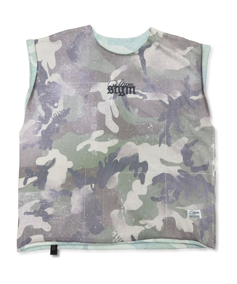 RAW-CUT SLEEVELESS CAMO