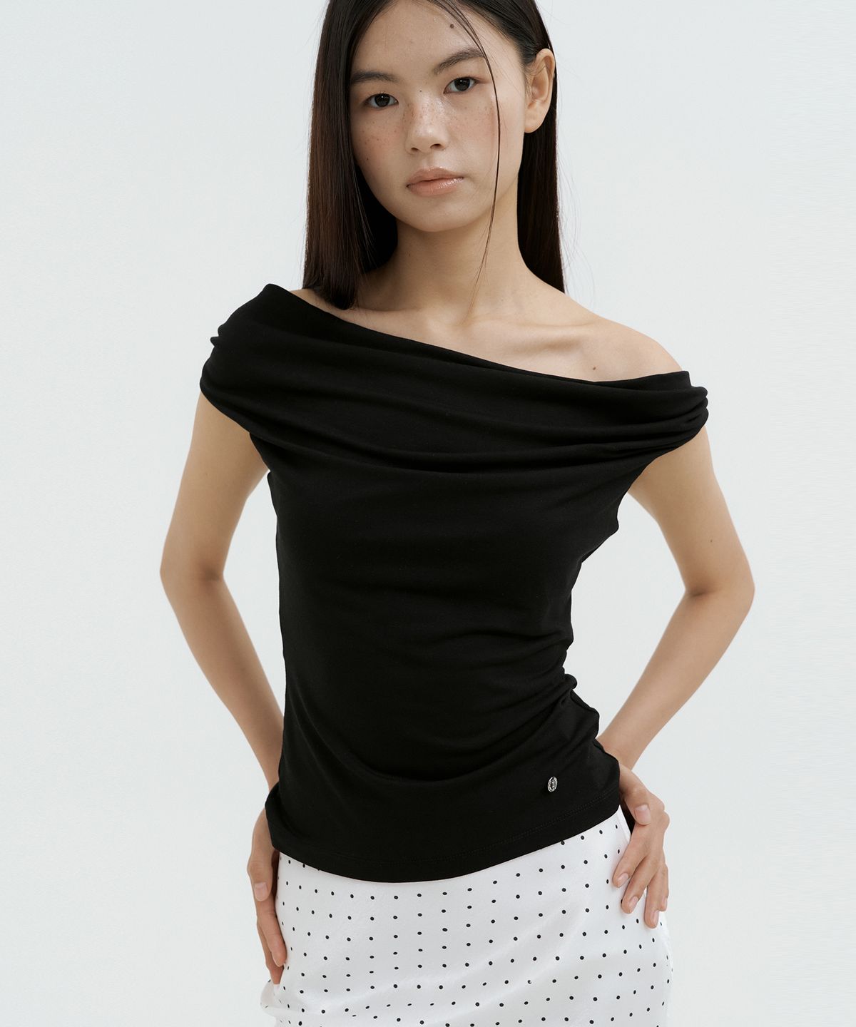 루시르주(LUCIR ZU) Convertible Drape Off-Shoulder Top (black)