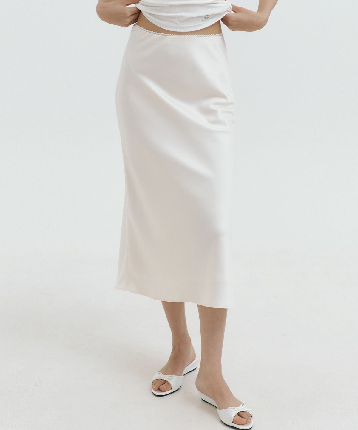 루시르주(LUCIR ZU) Flow Satin Long Skirt (cream)