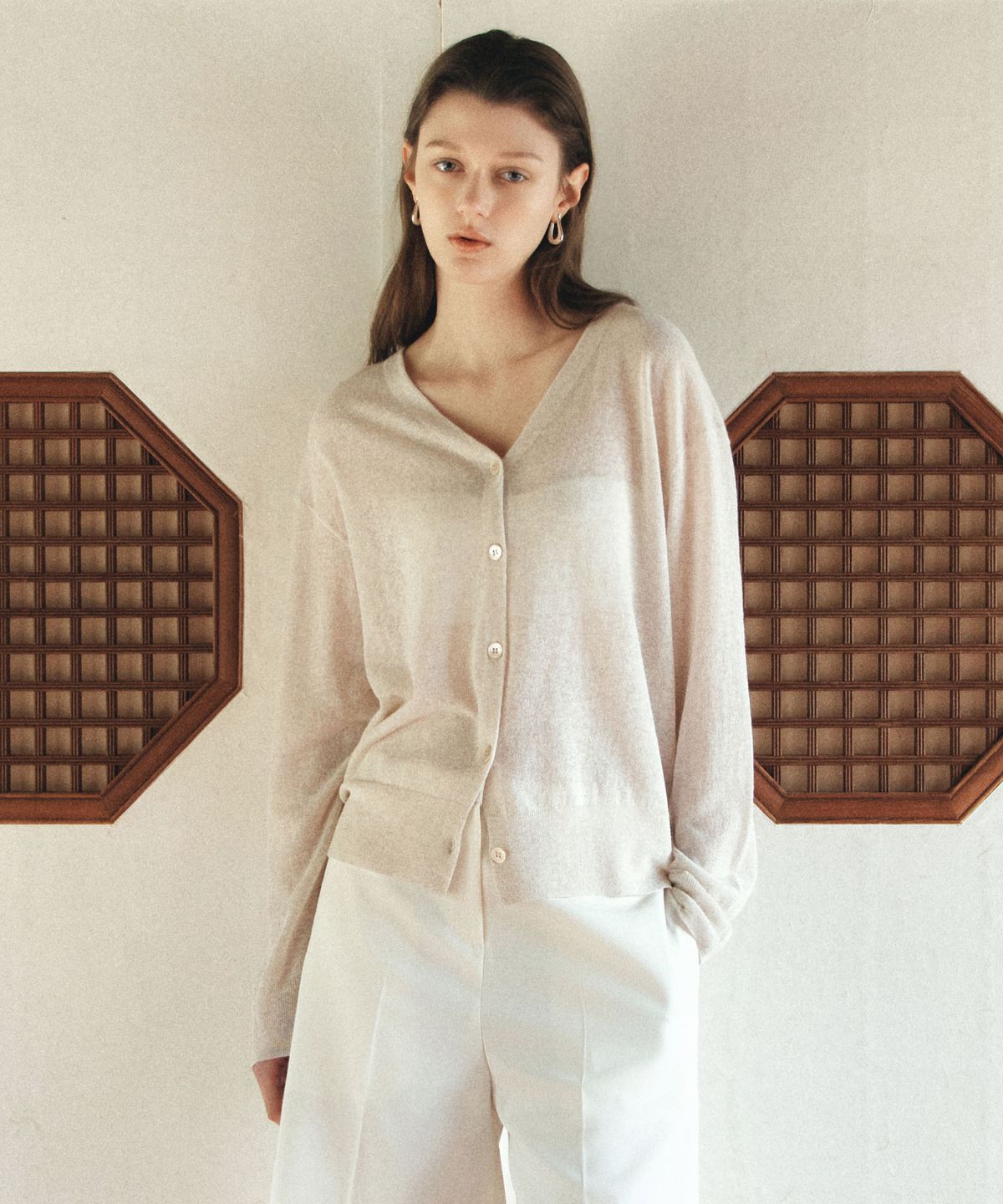 시야쥬(SIYAZU) SIKN2193 시어 루즈핏 니트 가디건_Skin beige