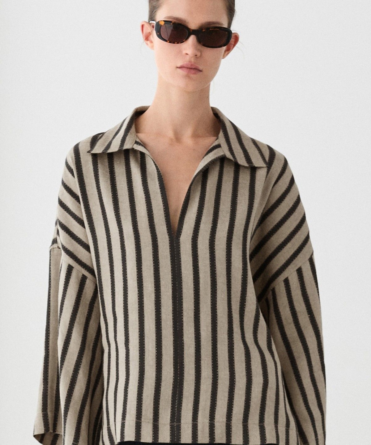 마시모두띠(MASSIMO DUTTI) 오버사이즈 스트라이프 린넨 블렌드 블라우스