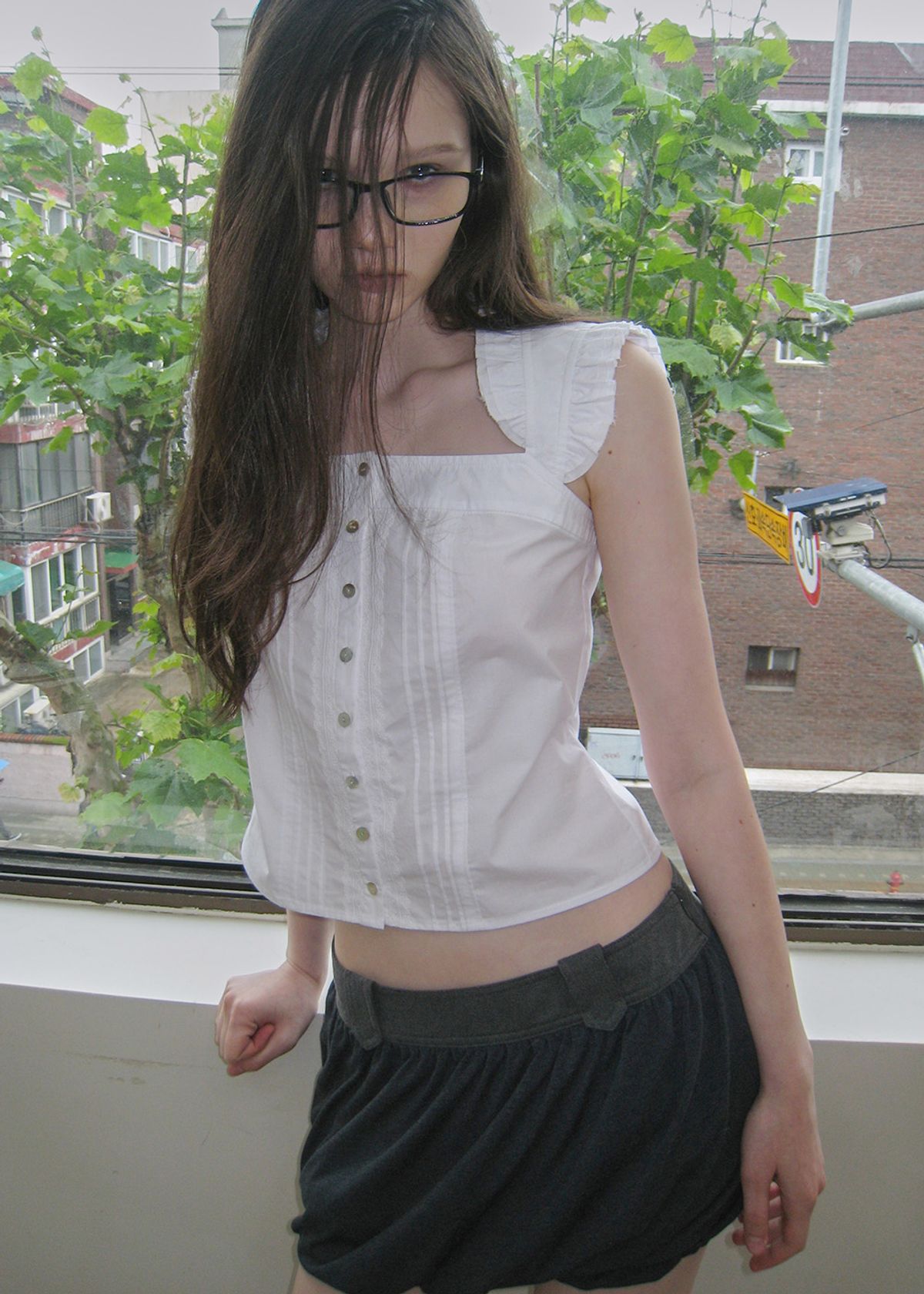 필세(PHILCE) Frill cap sleeveless blouse, White